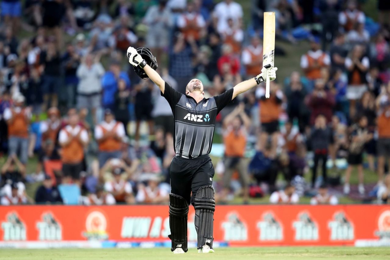 Colin Munro soaks in his third T20I hundred, New Zealand v West Indies, 3rd T20I, Mount Maunganui