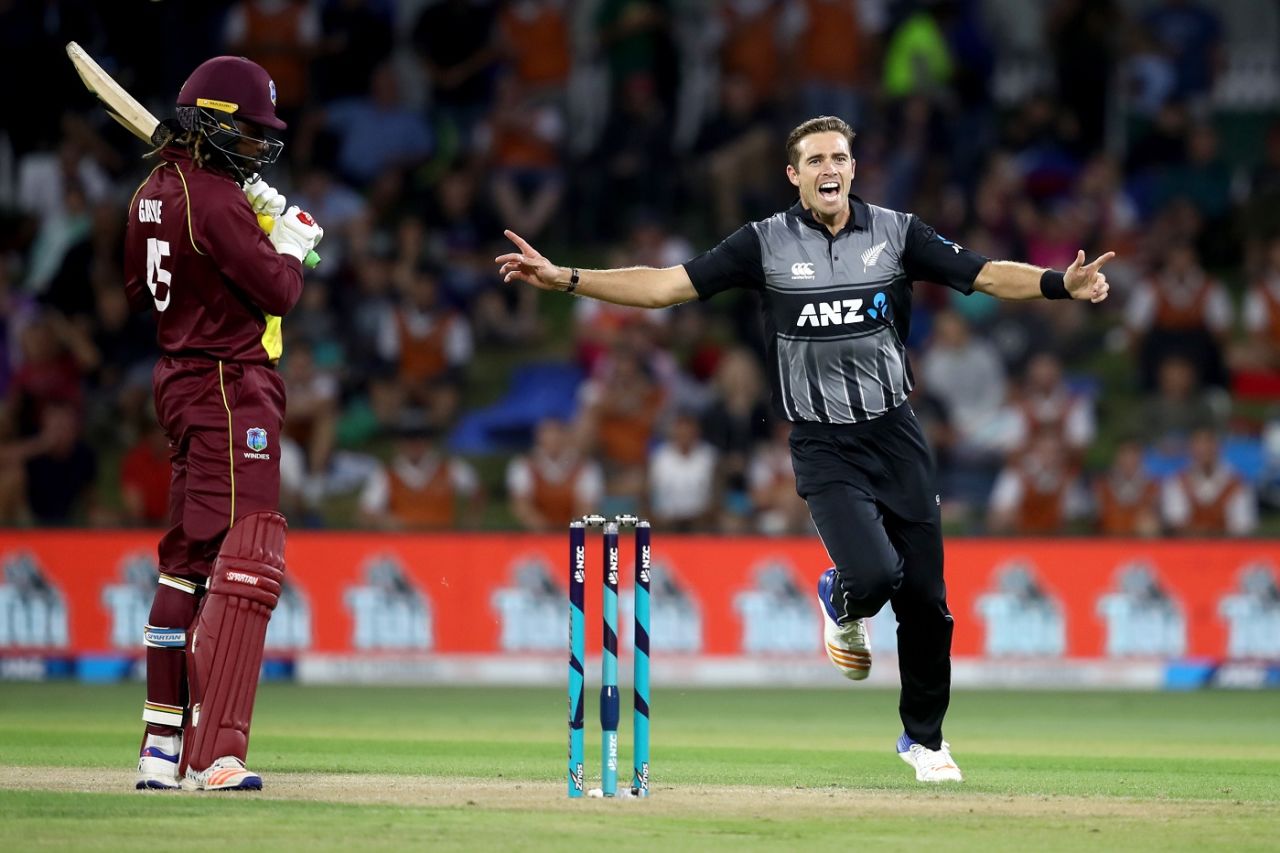 Tim Southee bounced out Chris Gayle for a duck, New Zealand v West Indies, 3rd T20I, Mount Maunganui