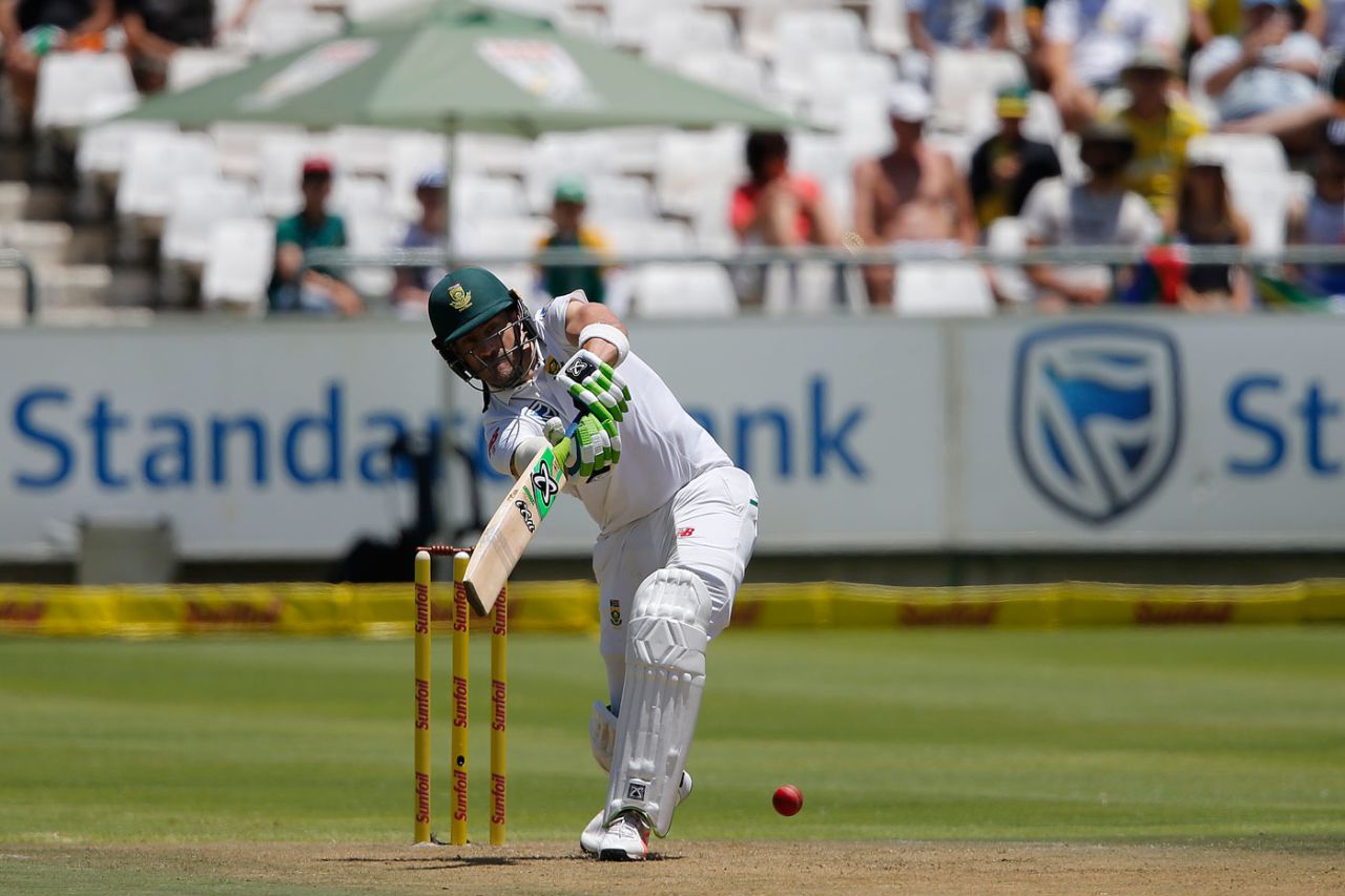 Faf du Plessis drives down the ground, South Africa v India, 1st Test, Cape Town, 1st day, January 5, 2017