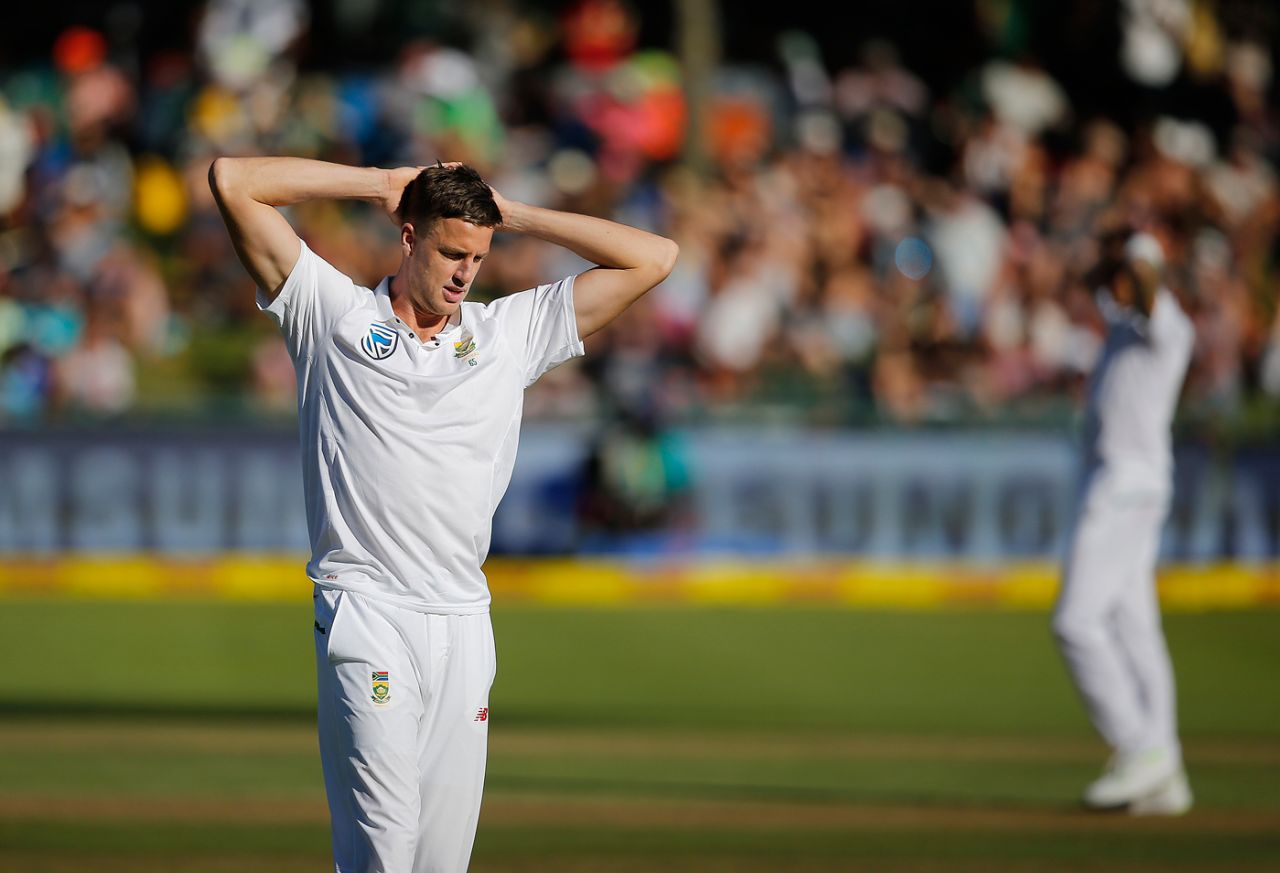 Morne Morkel reacts in the field, South Africa v India, 1st Test, Cape Town, 1st day, January 5, 2017