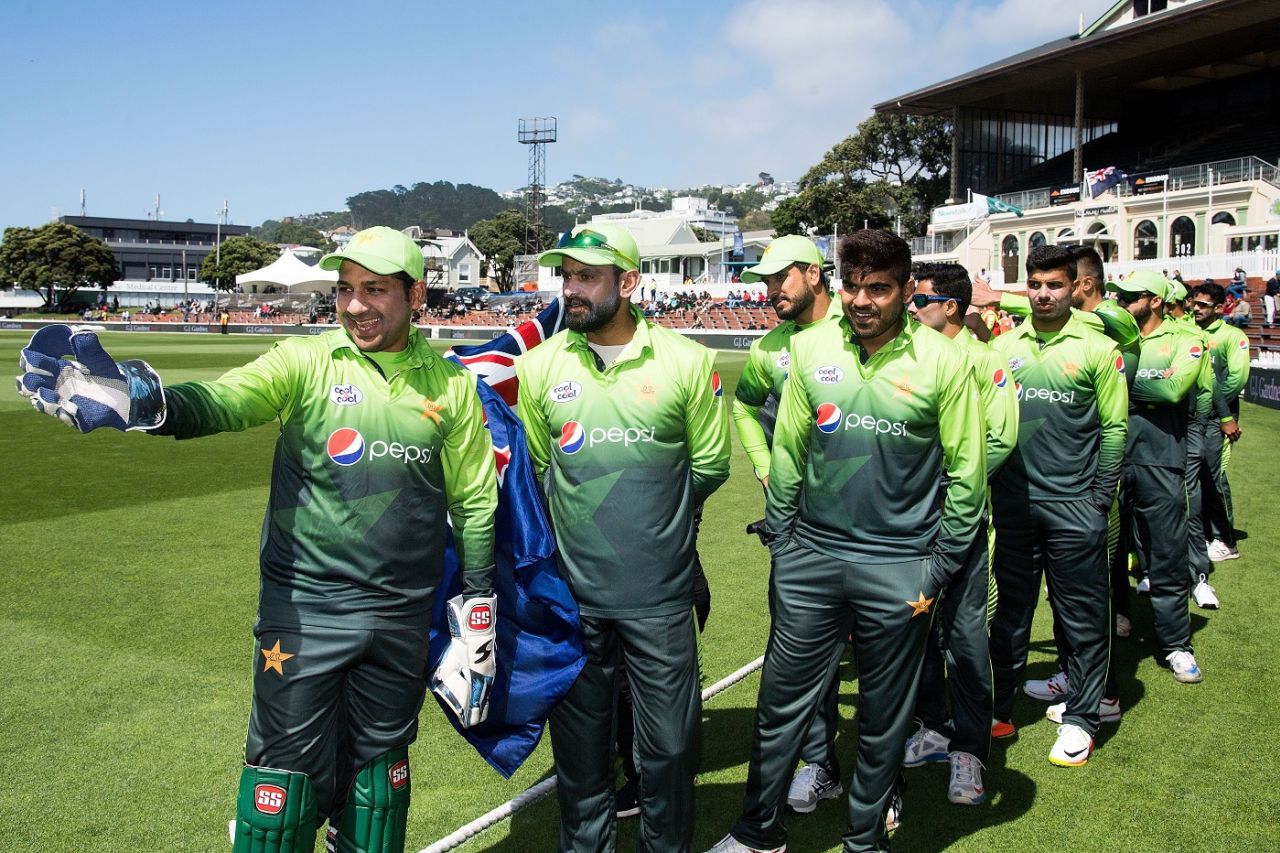 Sarfraz Ahmed leads his team onto the field for the national anthems, New Zealand v Pakistan, 1st ODI, Wellington, January 6, 2018