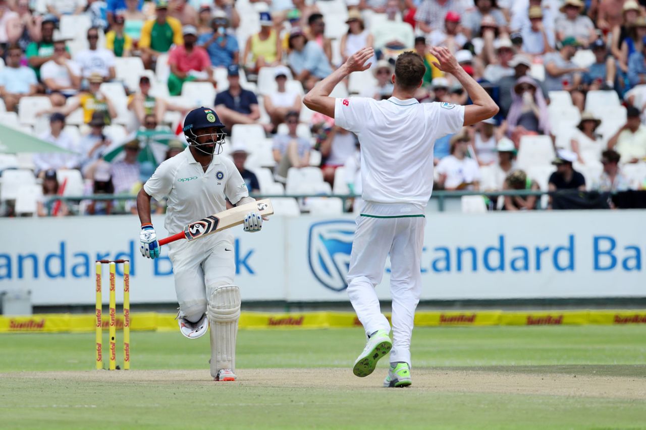 Cheteshwar Pujara sets off for a run, South Africa v India, 1st Test, Cape Town, 2nd day, January 6, 2018