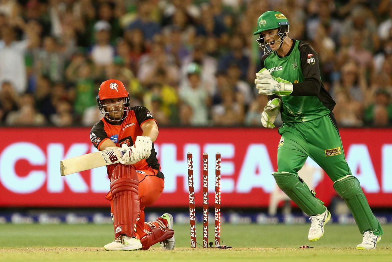 Aaron Finch was bowled trying to sweep, Melbourne Stars v Melbourne Renegades, BBL 2017-18, Melbourne, January 6, 2018
