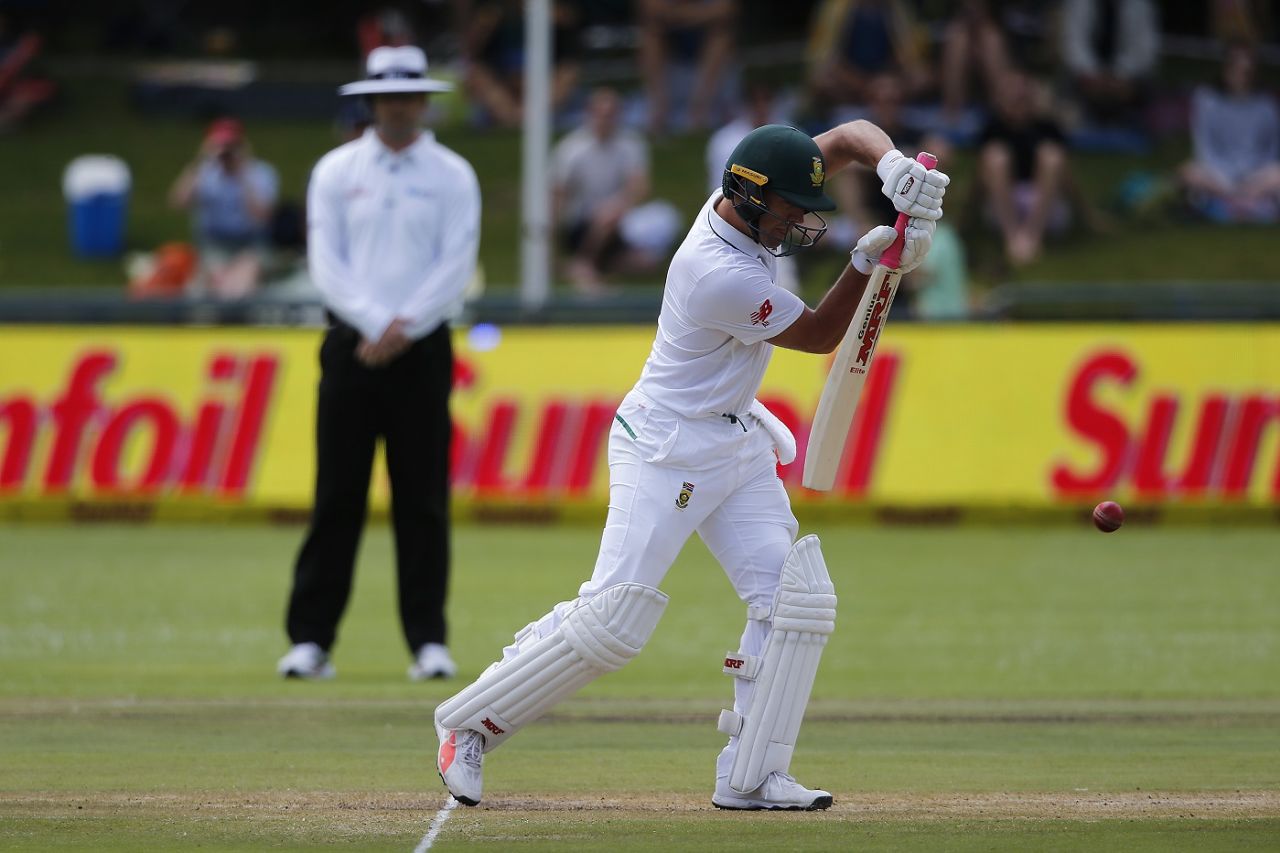 AB de Villiers middles a defence, South Africa v India, 1st Test, Cape Town, 4th day, January 8, 2018