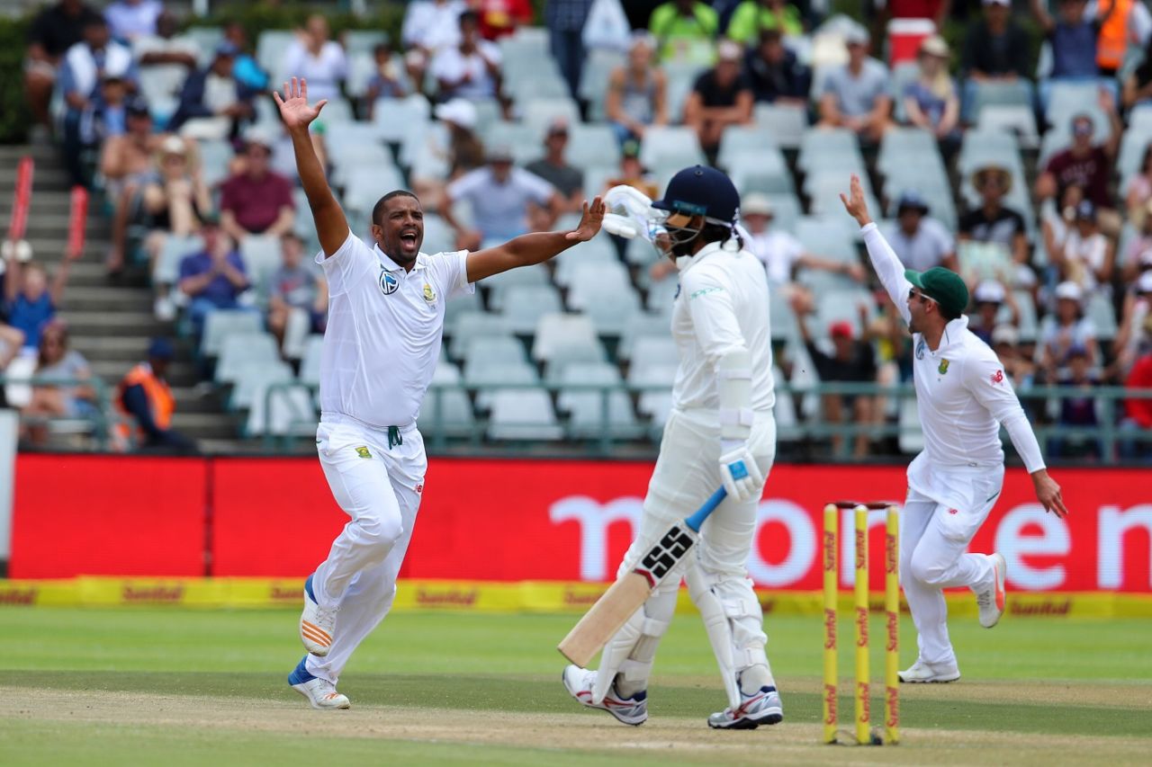 A decision went against Vernon Philander when M Vijay's lbw was overturned by DRS, South Africa v India, 1st Test, Cape Town, 4th day, January 8, 2018