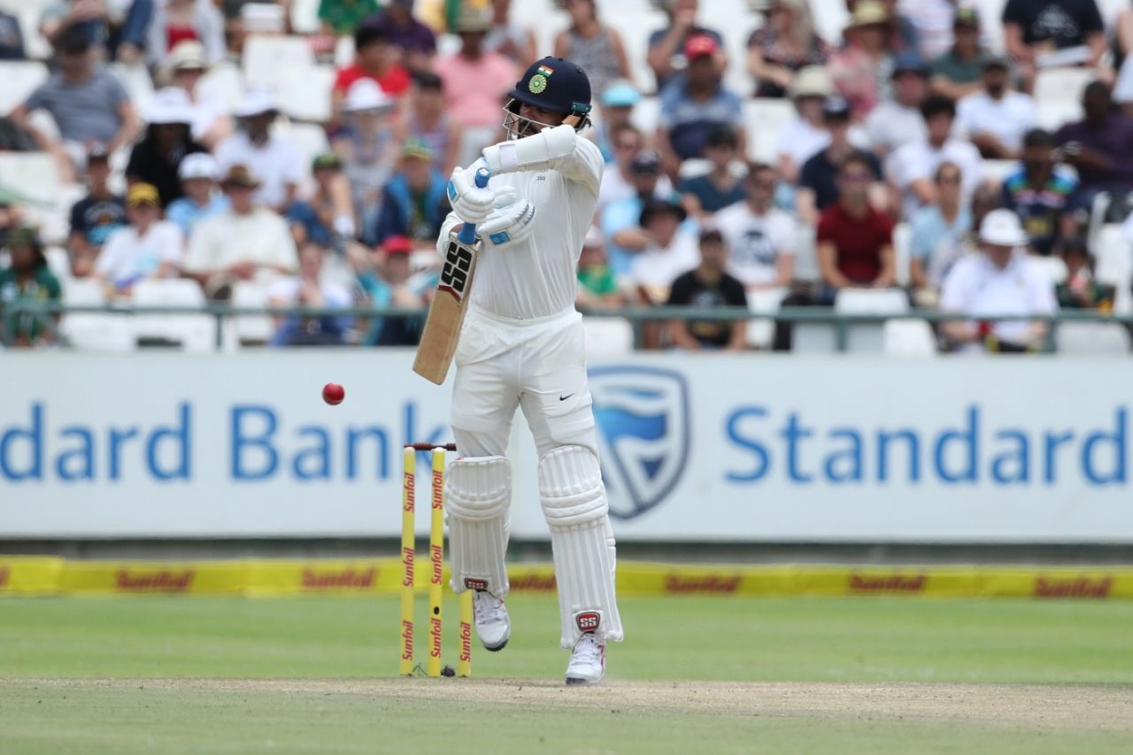 M Vijay defends a short ball with soft hands, South Africa v India, 1st Test, Cape Town, 4th day, January 8, 2018