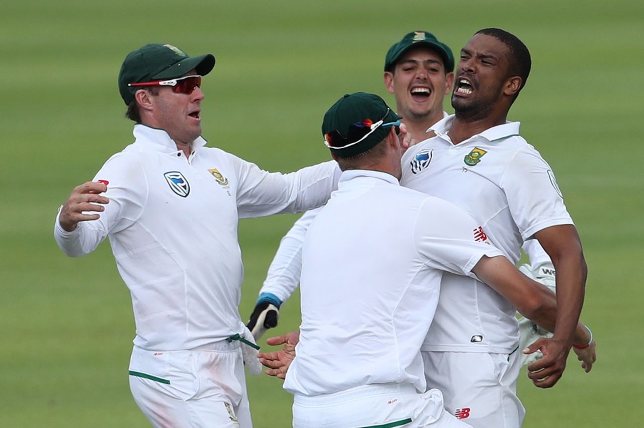 Vernon Philander is pumped after wrapping up South Africa's win, South Africa v India, 1st Test, Cape Town, 4th day, January 8, 2018