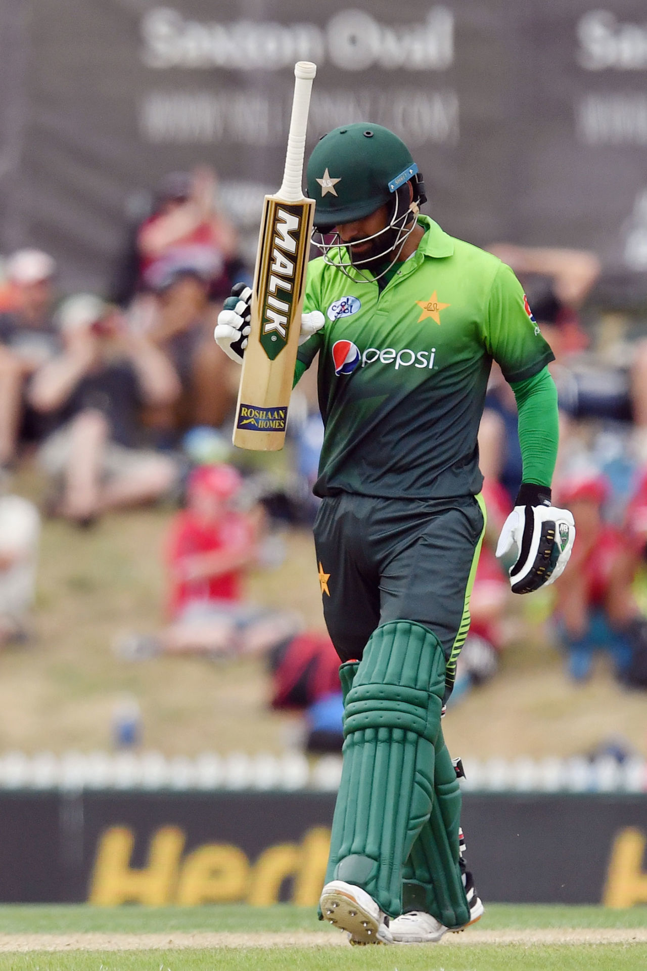 Mohammad Hafeez doesn't hide his disappointment after being dismissed, New Zealand v Pakistan, 2nd ODI, Nelson, January 9, 2018