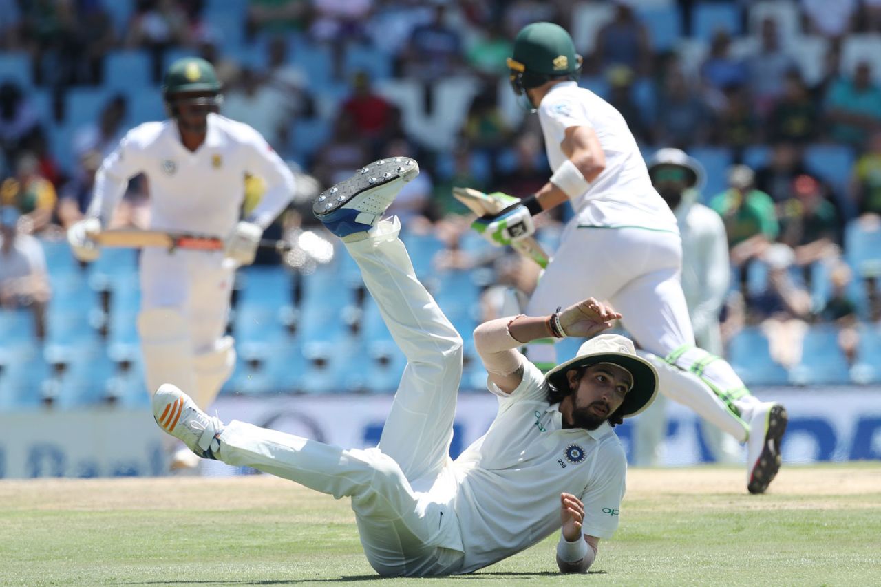 Ishant Sharma is on the ground after a misfield, South Africa v India, 2nd Test, Centurion, 2nd day, January 14, 2018