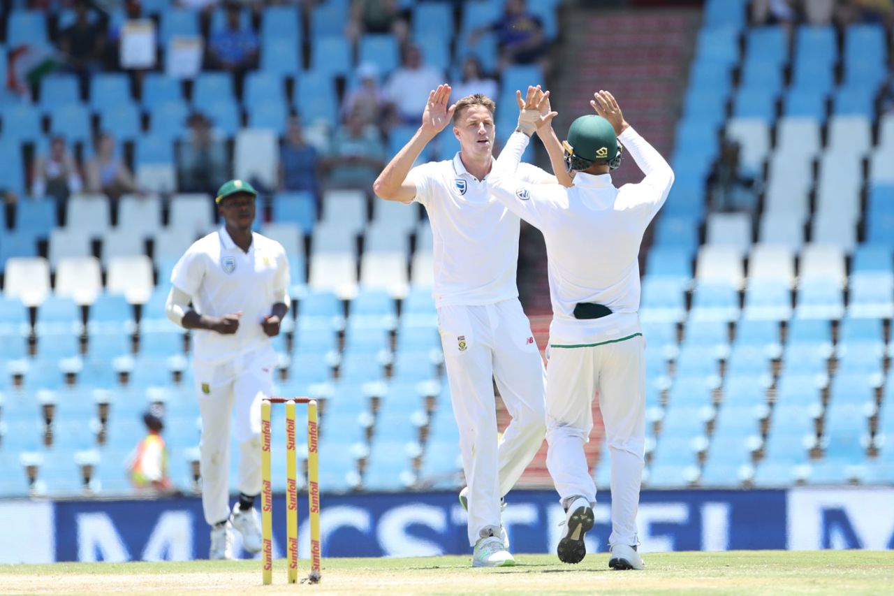 Morne Morkel celebrates the wicket of Mohammed Shami, South Africa v India, 2nd Test, Centurion, 3rd day, January 15, 2018