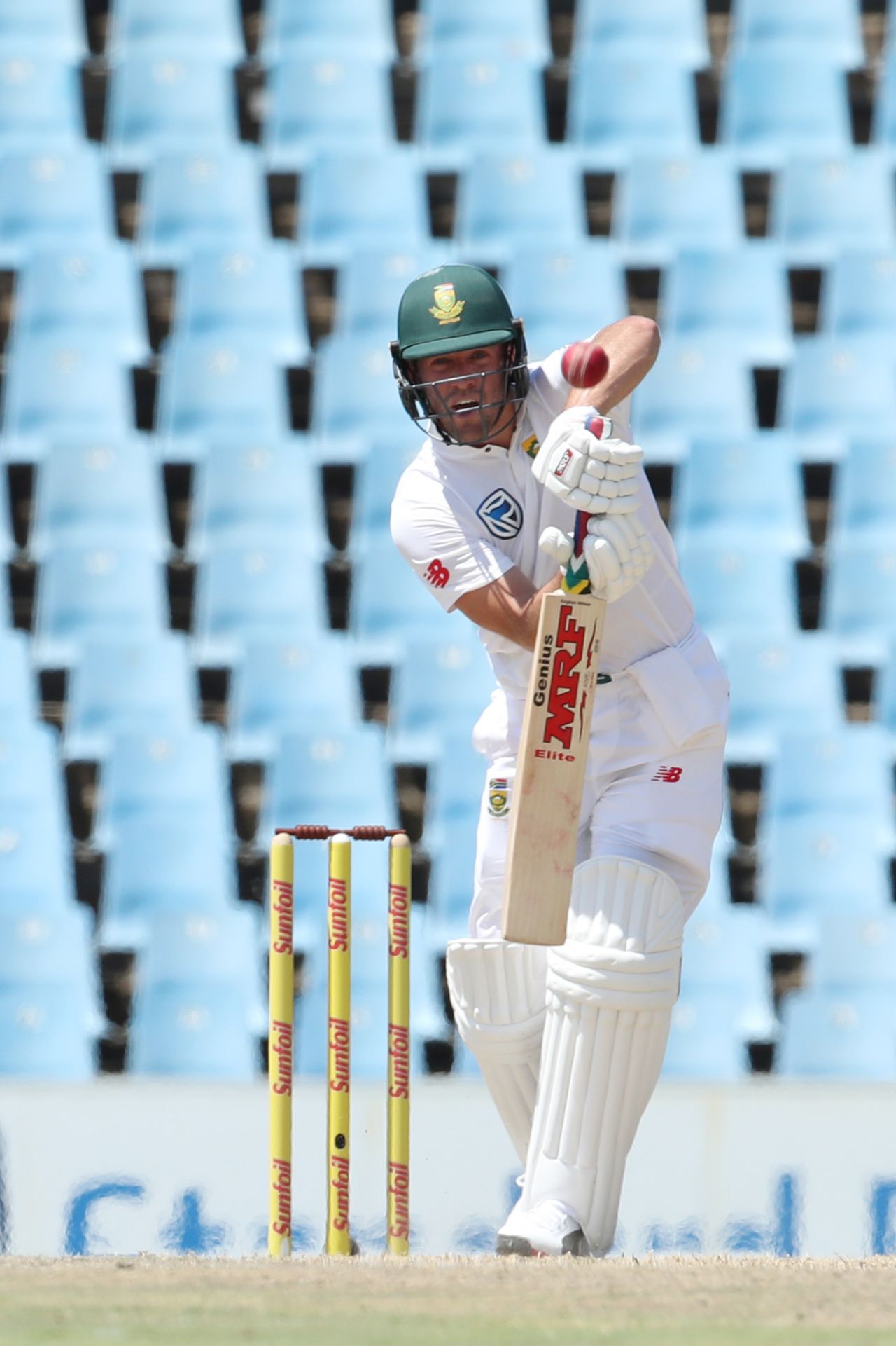 AB de Villiers brings out a copybook defence shot, South Africa v India, 2nd Test, Centurion, 3rd day, January 15, 2018