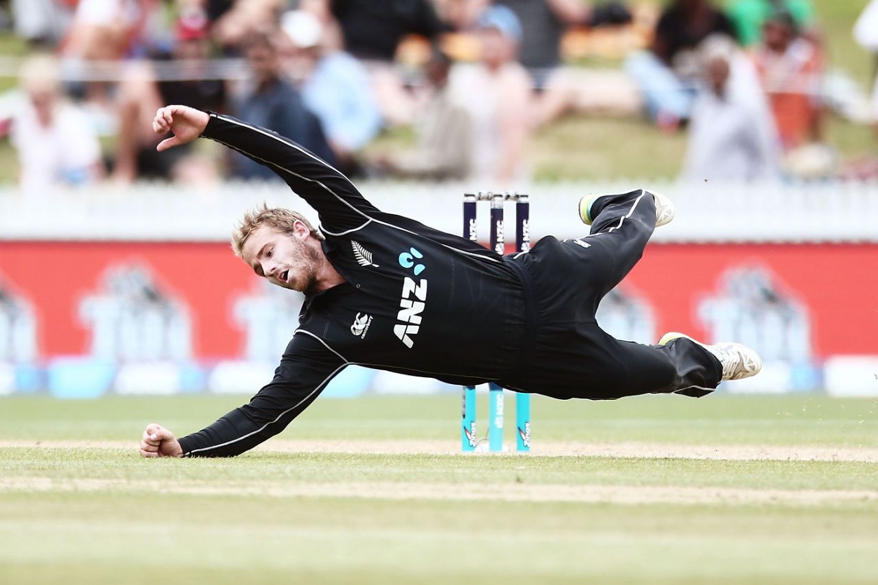 Kane Williamson was excellent with the ball and in the field, New Zealand v Pakistan, 4th ODI, Hamilton, January 16, 2018