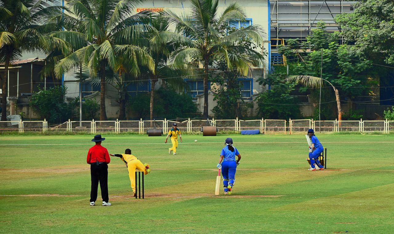 Anuja Patil bowls to Jemimah Rodrigues during the Maharashtra derby unfolding at the Bandra Kurla Complex, Maharashtra v Mumbai, Senior Women's T20 League  2017-18, Mumbai, January 13, 2018