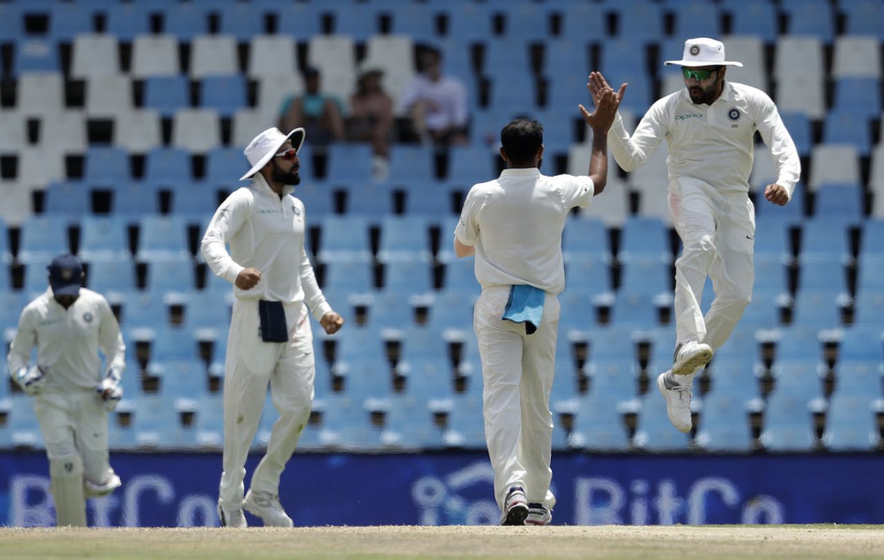 Mohammed Shami gets a high-five from Rohit Sharma, South Africa v India, 2nd Test, Centurion, 4th day, January 16, 2018