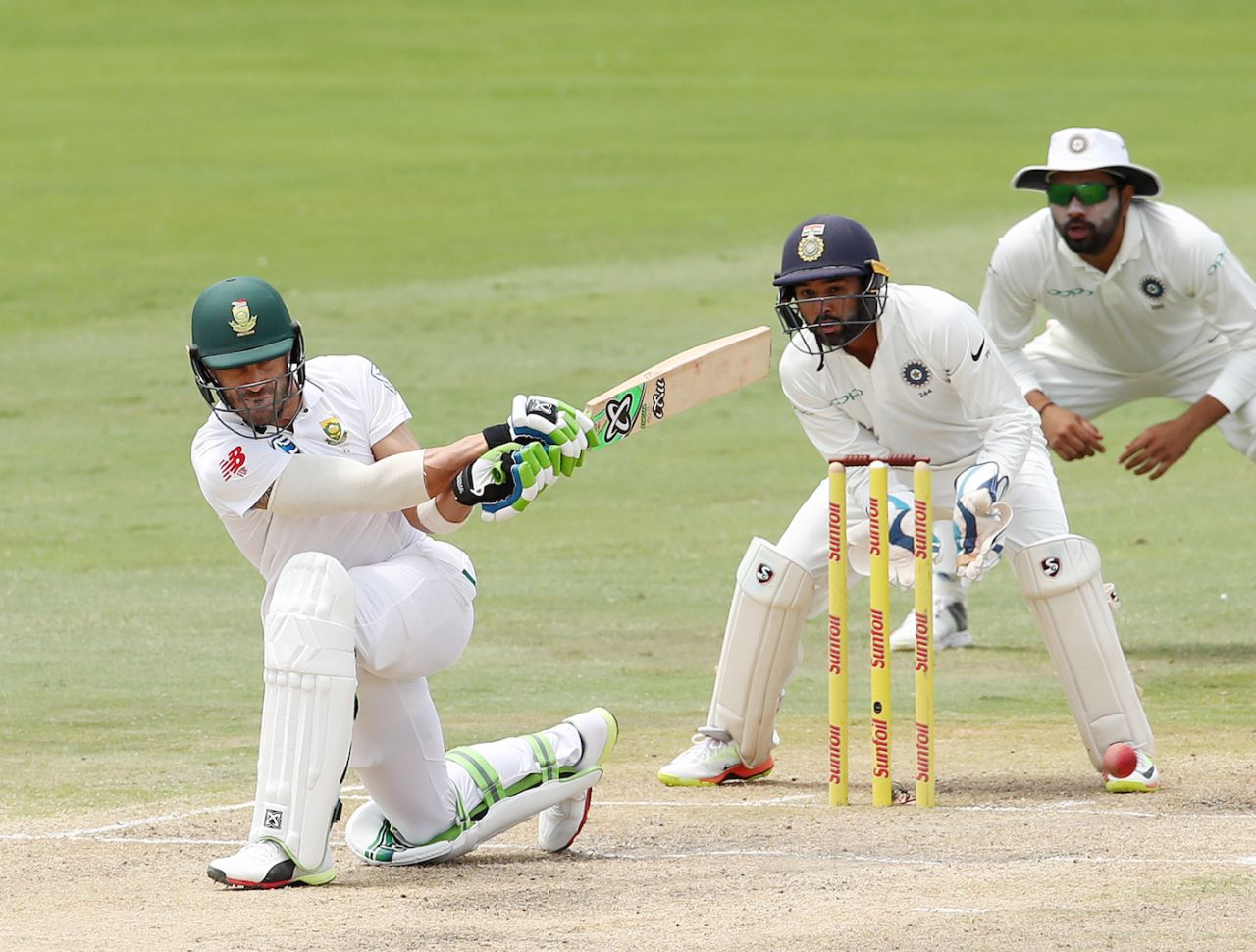 Faf du Plessis takes out the sweep, South Africa v India, 2nd Test, Centurion, 4th day, January 16, 2018