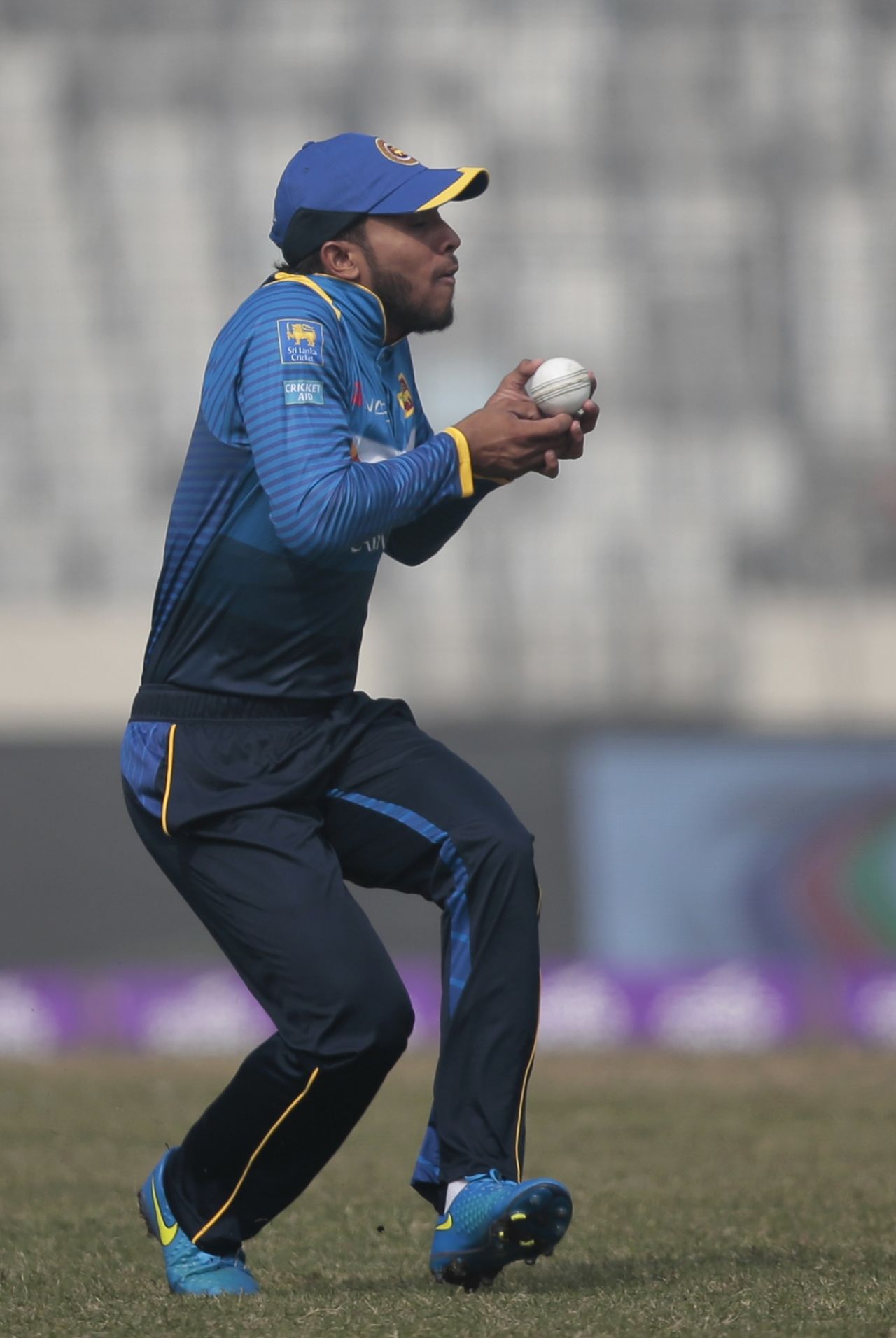 Solomon Mire was caught by Kusal Mendis to give Sri Lanka a breakthrough, Sri Lanka v Zimbabwe, tri-series, Mirpur, January 17, 2018