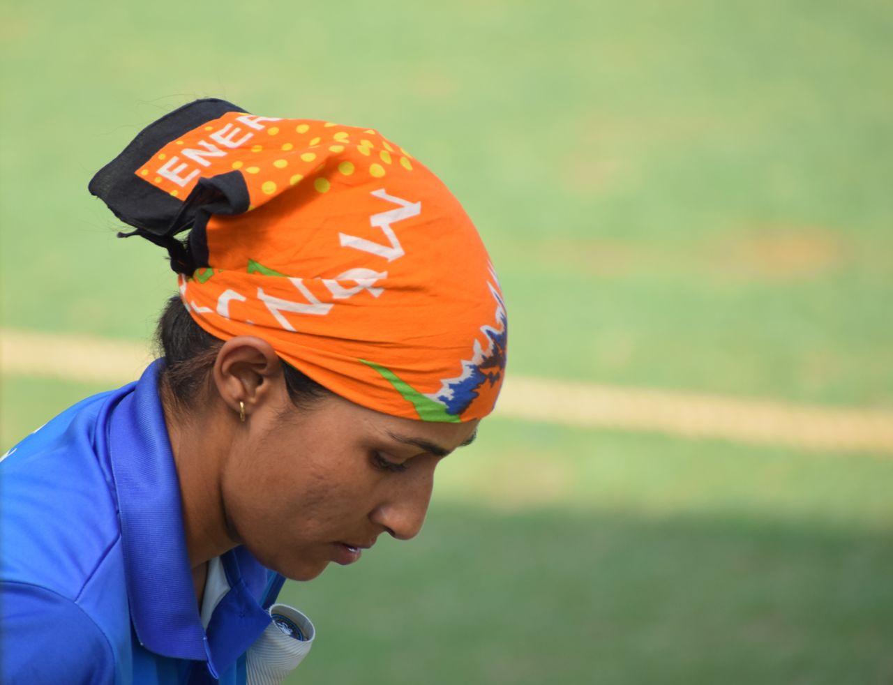 Neha Tanwar spends some time by herself before going in to bat, Delhi v Hyderabad, Senior Women's T20 League 2018, Mumbai