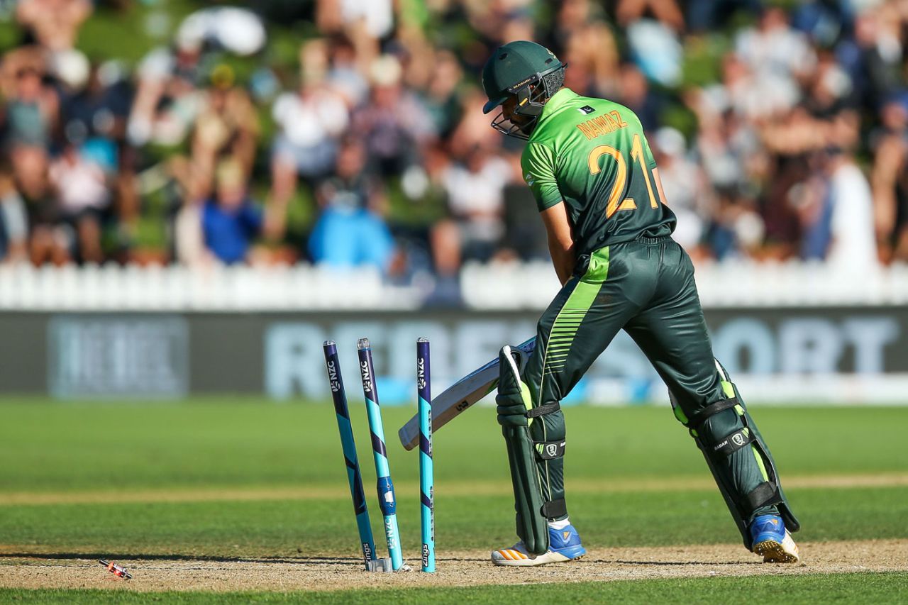 Mohammad Nawaz looks on after losing his stumps, New Zealand v Pakistan, 5th ODI, Wellington, January 19, 2018