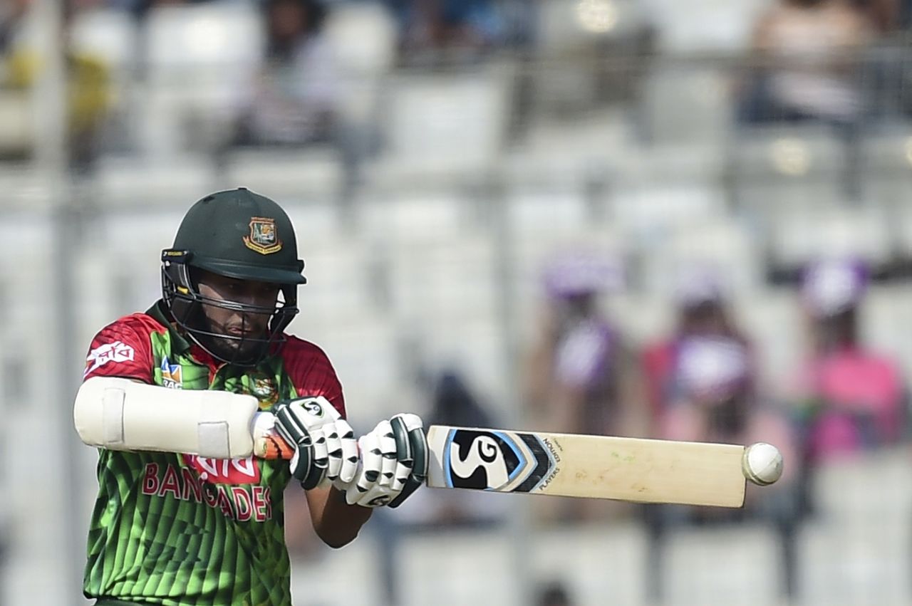 Shakib Al Hasan lines up for a pull, Bangladesh v Sri Lanka, Tri-nation series, Dhaka, January 19, 2018