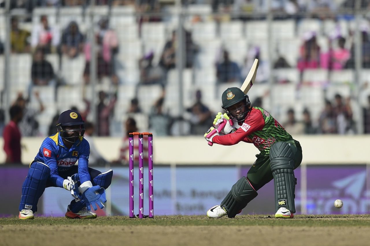 Mushfiqur Rahim shapes to drill the ball, Bangladesh v Sri Lanka, Tri-nation series, Dhaka, January 19, 2018