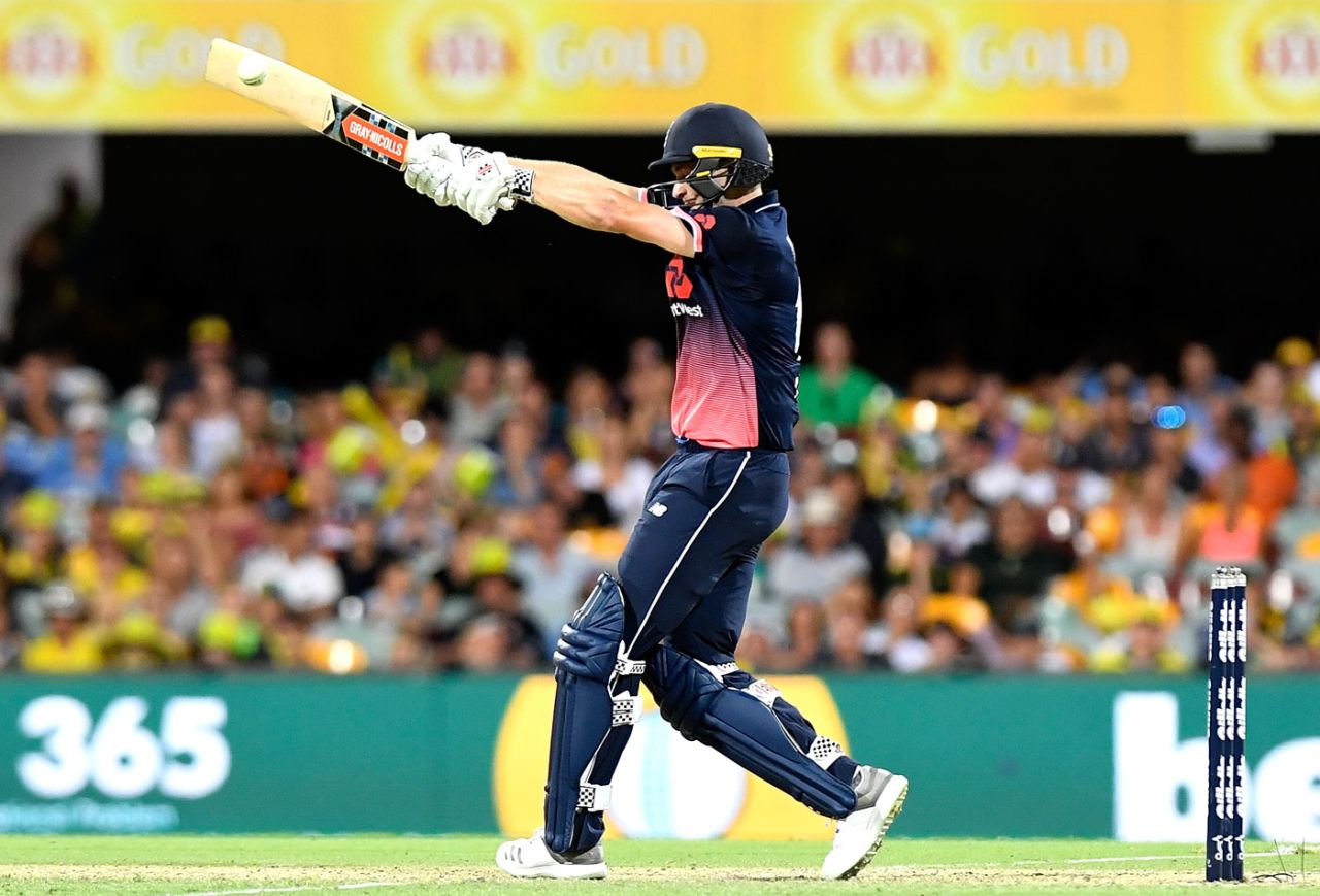 Chris Woakes helped finish off the chase, Australia v England, 2nd ODI, Brisbane, January 19, 2018