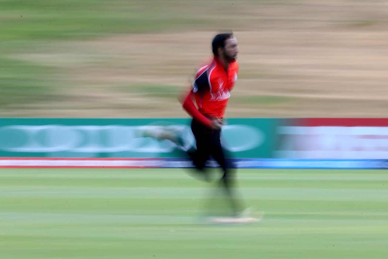 Faisal Jamkhandi runs in to bowl, Canada v England, Under-19 World Cup, Group C, Queenstown, January 20, 2018