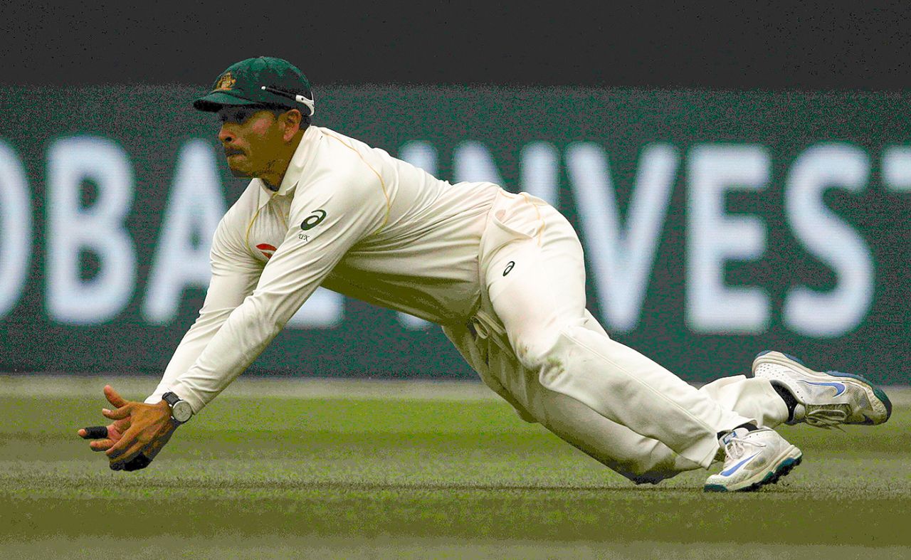 Usman Khawaja holds a catch to remove Stuart Broad, Australia v England, 4th Ashes Test, Melbourne, 3rd day, December 28, 2017