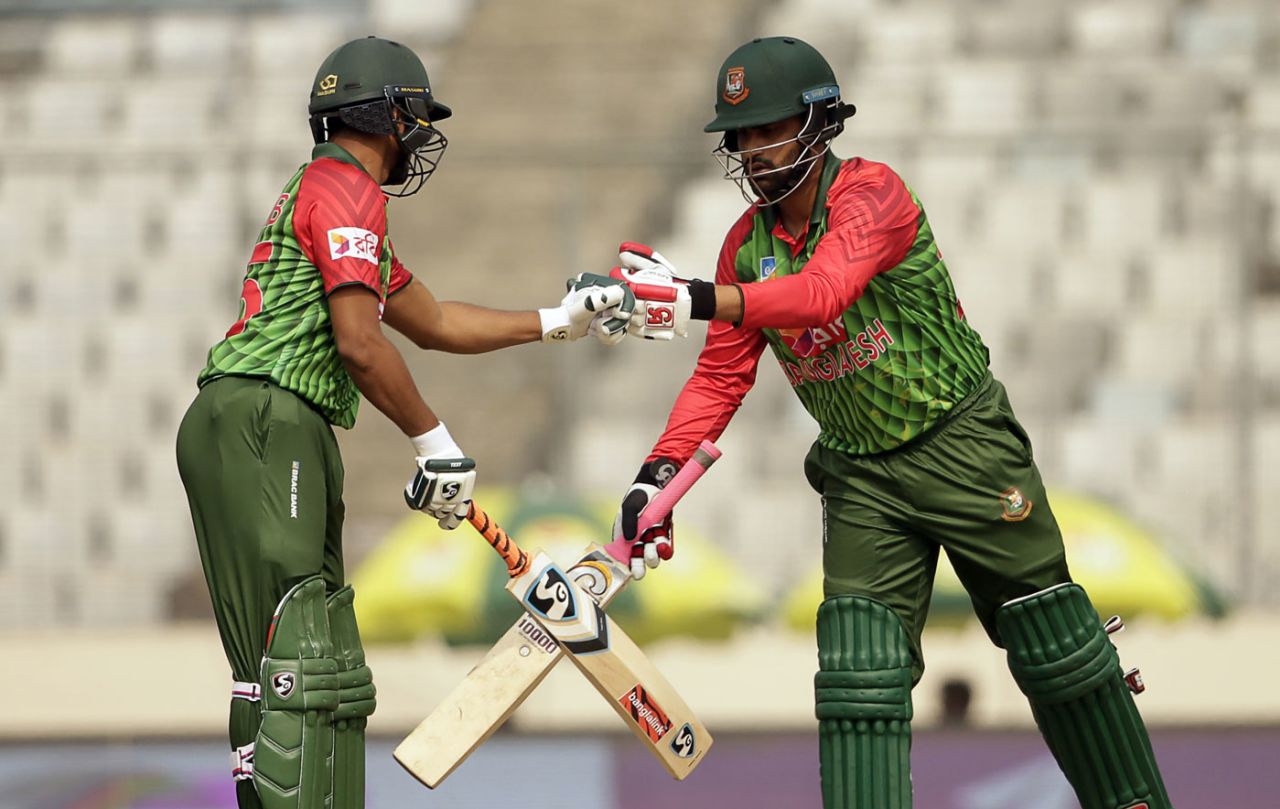 Tamim Iqbal and Shakib Al Hasan bump fists during their partnership, Bangladesh v Zimbabwe, Tri-nation series, Mirpur, January 23, 2018