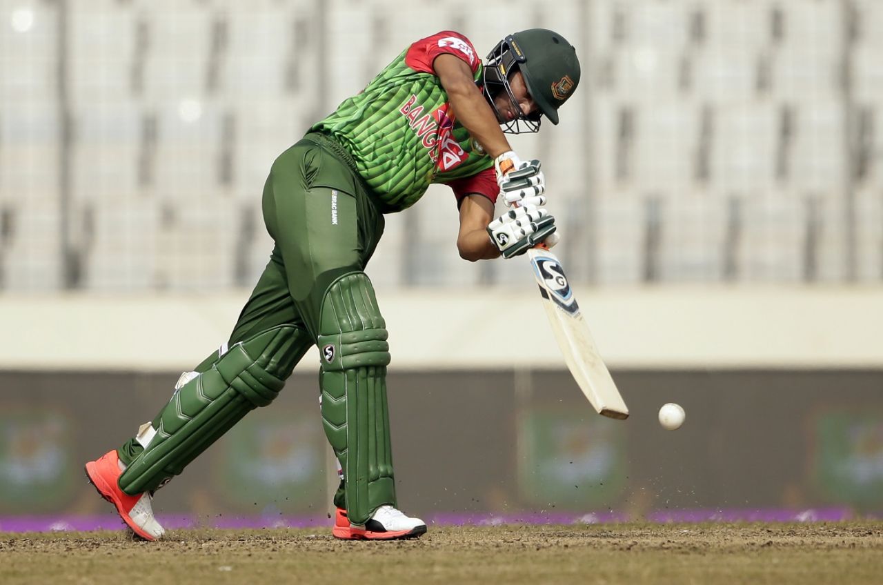 Shakib Al Hasan punches down the ground, Bangladesh v Zimbabwe, Tri-nation series, Mirpur, January 23, 2018