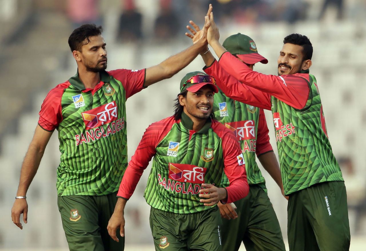 Mashrafe Mortaza celebrates a wicket, Bangladesh v Zimbabwe, Tri-nation series, Mirpur, January 23, 2018