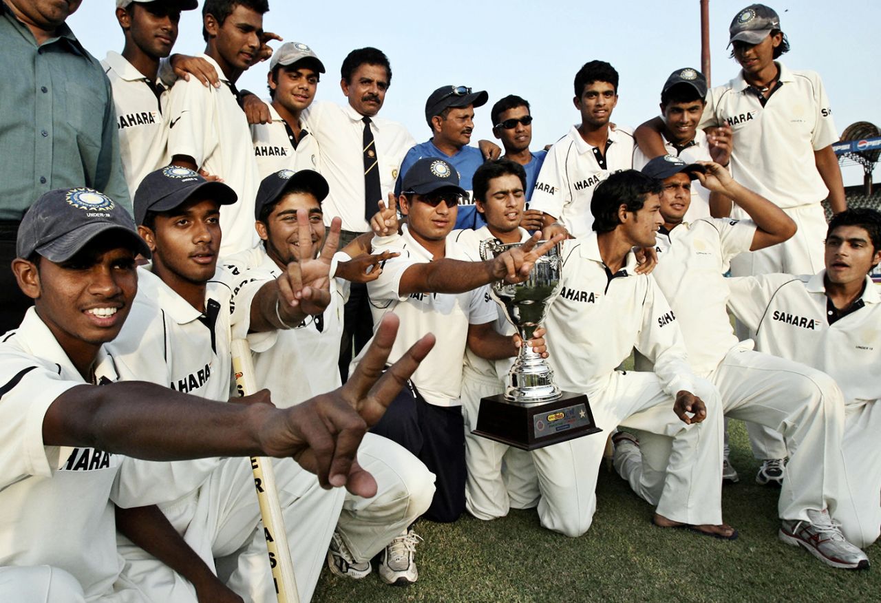 India Under-19s celebrate their series win, Pakistan v India, 4th Youth ODI, Lahore, September 24, 2006