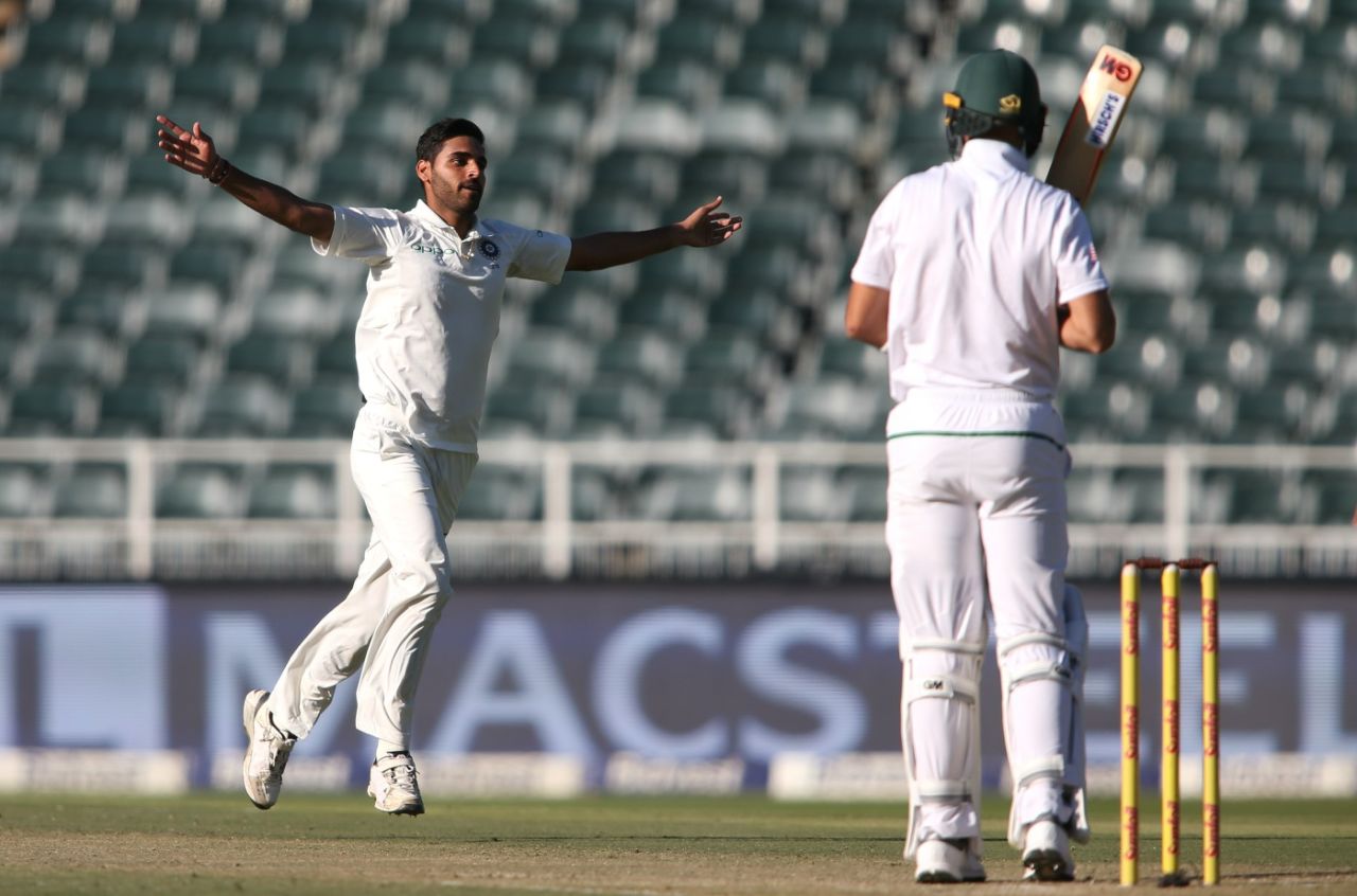 Bhuvneshwar Kumar added a wicket to India's late fightback, South Africa v India, 3rd Test, Johannesburg, 1st day, January 24, 2018