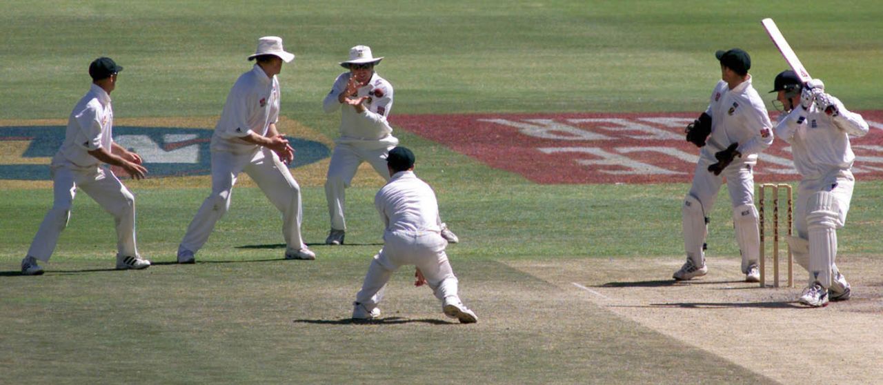 Daryll Cullinan takes a catch to dismiss Phil Tufnell, South Africa v England, 4th Test, Cape Town, 4th day, January 5, 2000