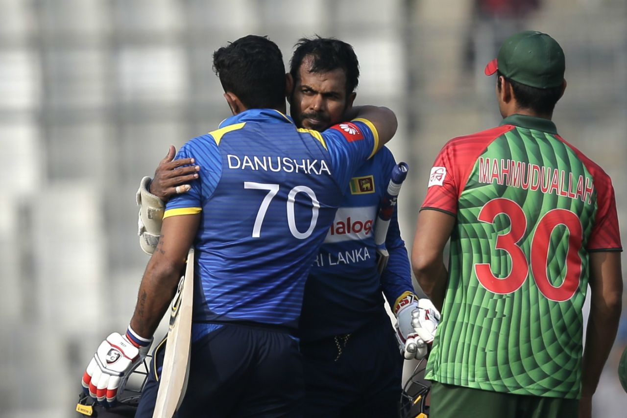 Upul Tharanga and Danushka Gunathilaka embrace after Sri Lanka's win, Bangladesh v Sri Lanka, tri-series, Dhaka, January 25, 2018