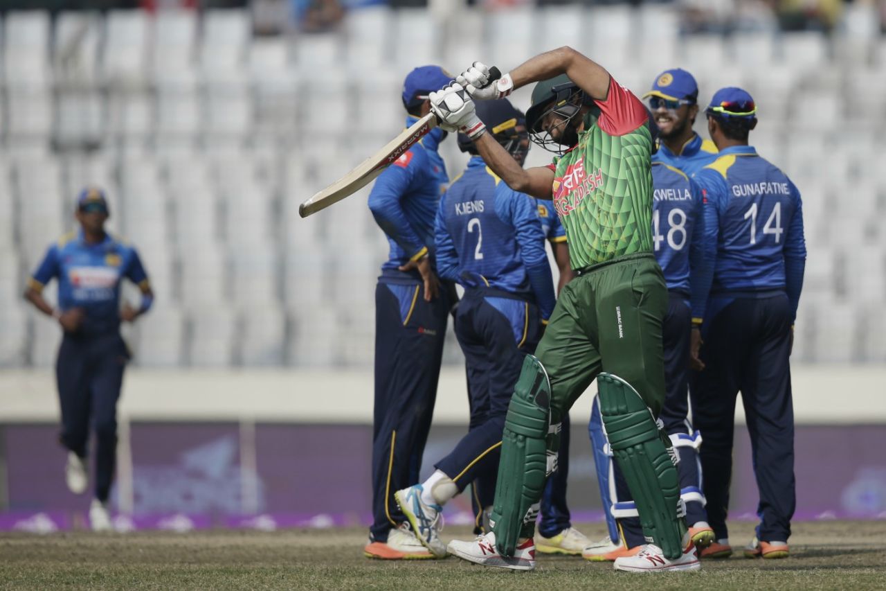 Play straight, thinks Mashrafe Mortaza, after missing a heave, Bangladesh v Sri Lanka, tri-series, Dhaka, January 25, 2018