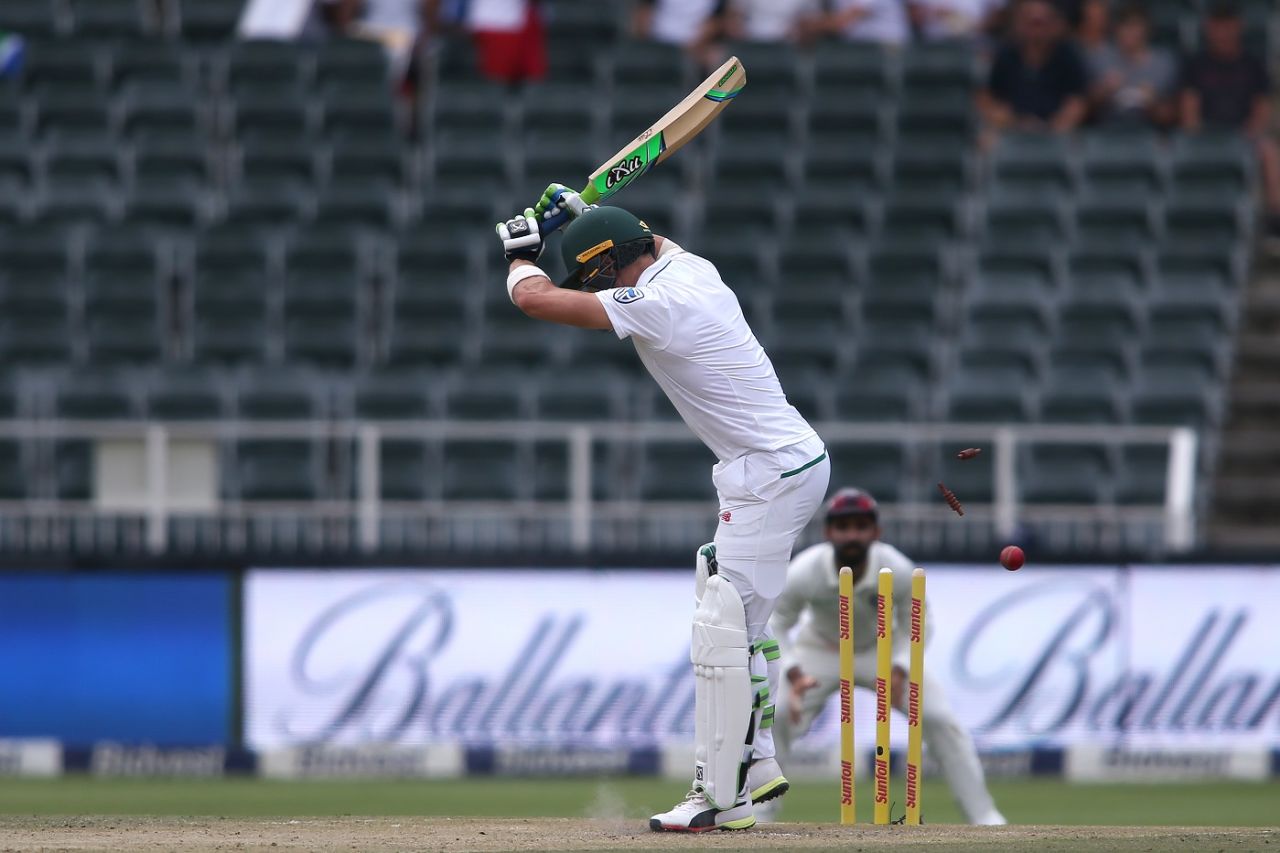 Faf du Plessis had his bails dislodged by Jasprit Bumrah, South Africa v India, 3rd Test, Johannesburg, 2nd day, January 25, 2018