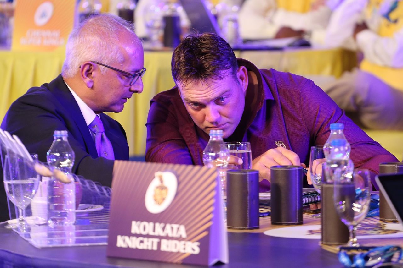 Kolkata Knight Riders' Jay Mehta and Jacques Kallis have a chat during the IPL auction, Bengaluru, January 27, 2018