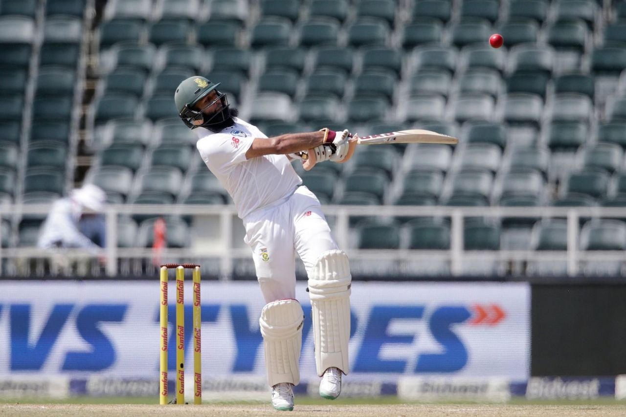 Hashim Amla pulls awkwardly, South Africa v India, 3rd Test, Johannesburg, 4th day, January 27, 2018