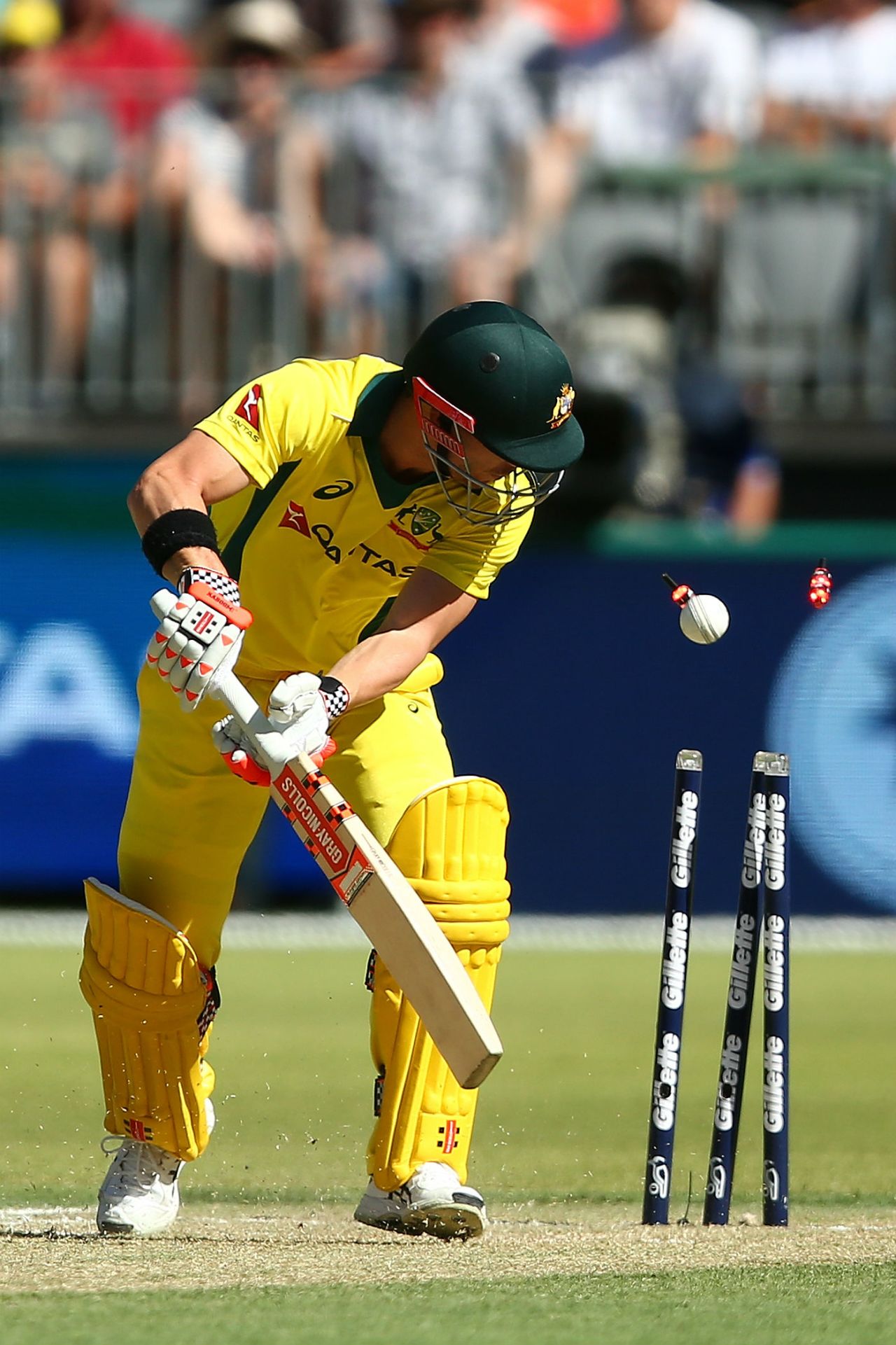 David Warner was bowled by Tom Curran, Australia v England, 5th ODI, Perth, January 28, 2018