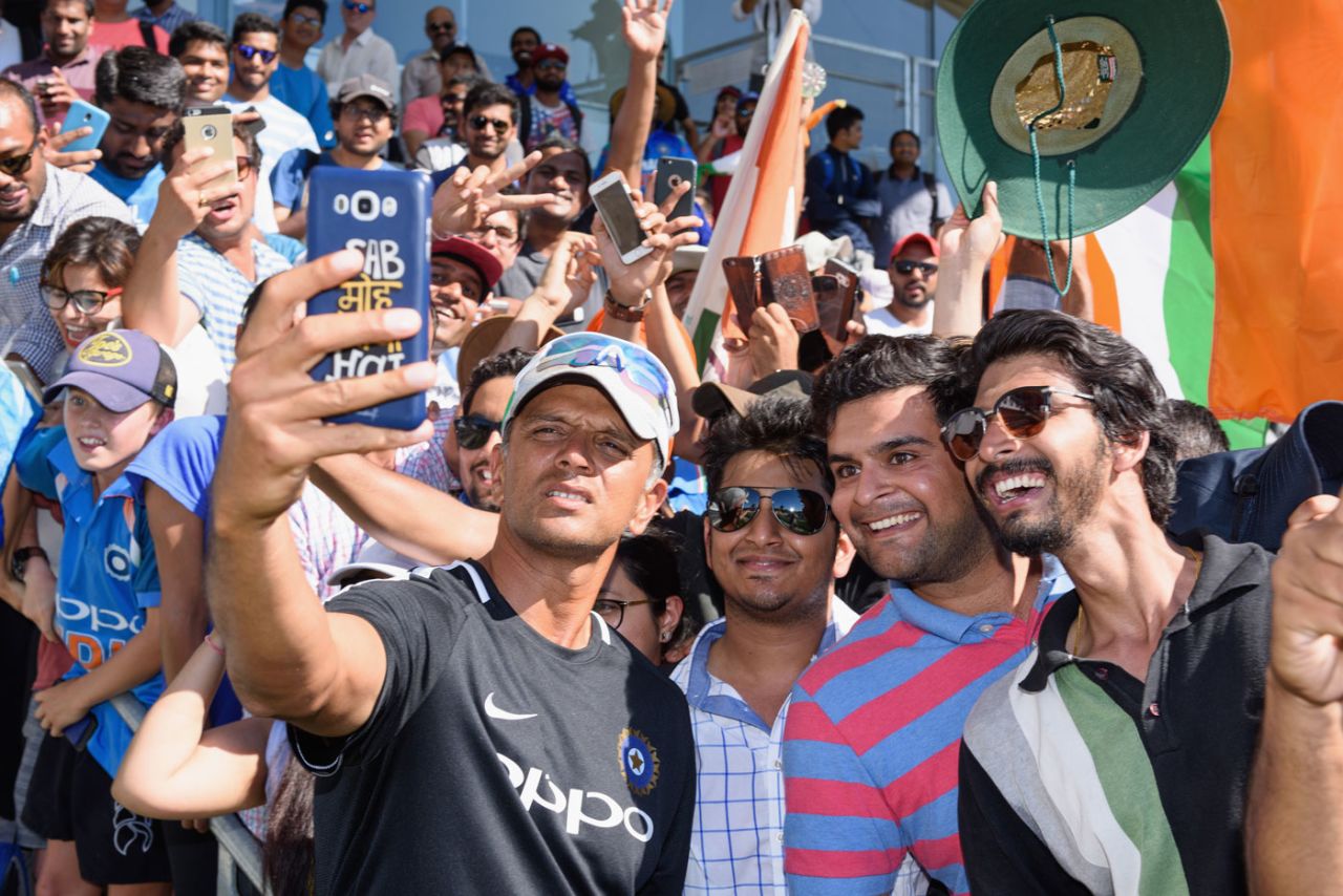 Rahul Dravid clicks a selfie with fans, Pakistan v India, U-19 World Cup semi-final, Christchurch, January 30, 2018