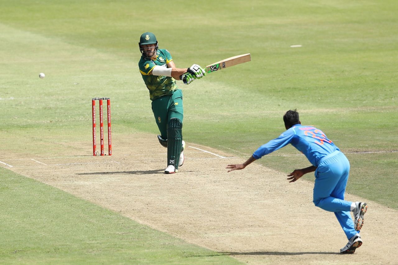 Faf du Plessis slaps the ball away, South Africa v India, 1st ODI, Durban, February 1, 2018