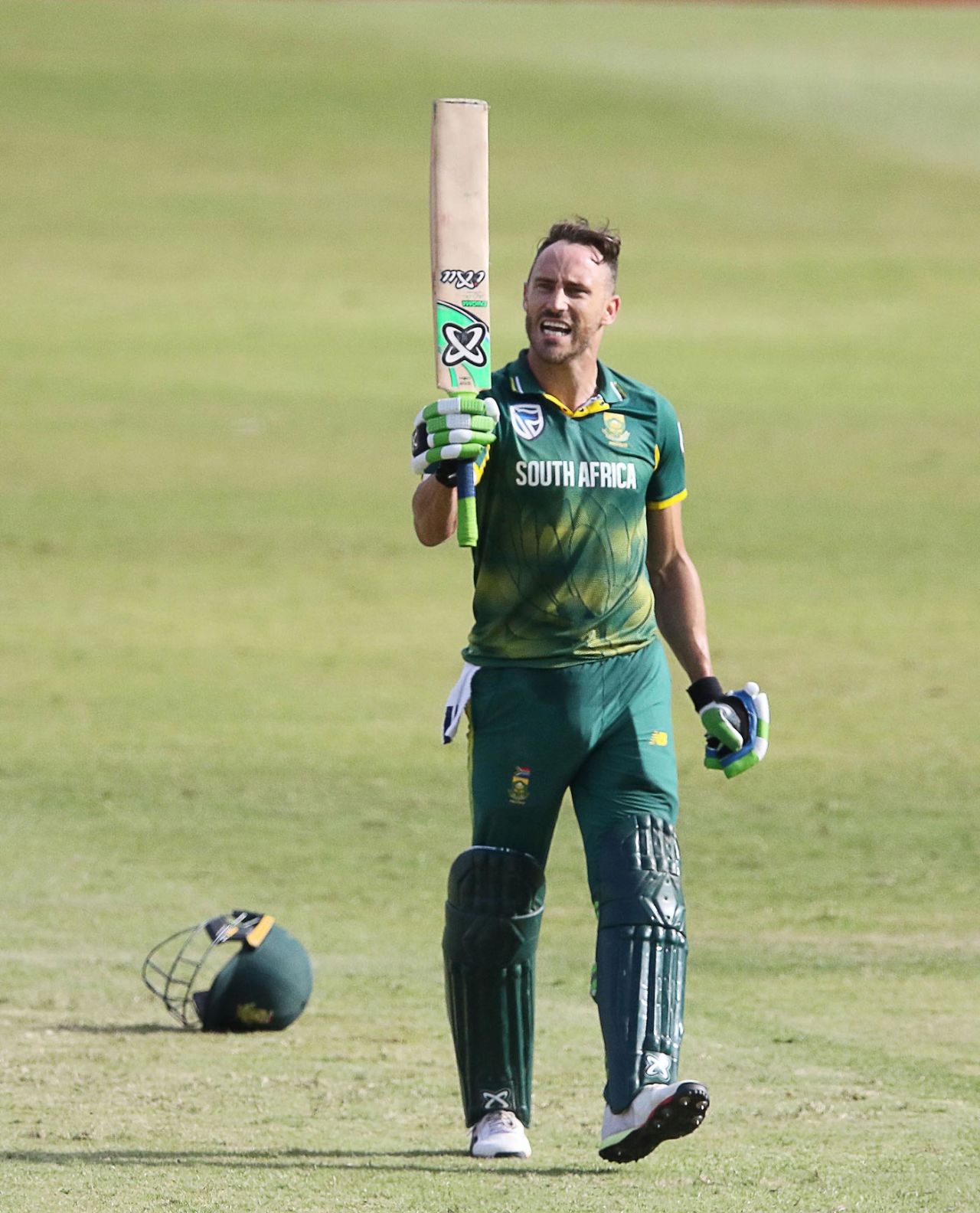 Faf du Plessis raises the bat on reaching his hundred, South Africa v India, 1st ODI, Durban, February 1, 2018