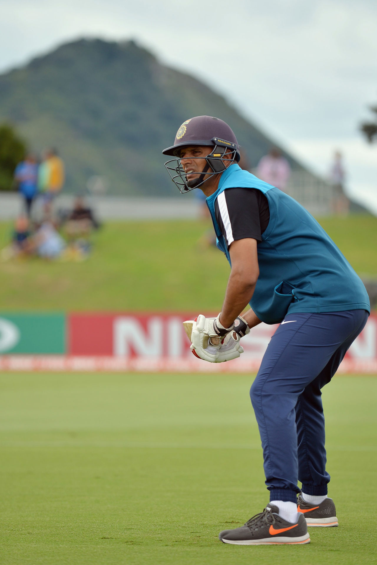 Rahul Dravid at work during the warm-up, Australia v India, Under-19 World Cup, final, Mount Maunganui, February 3, 2018