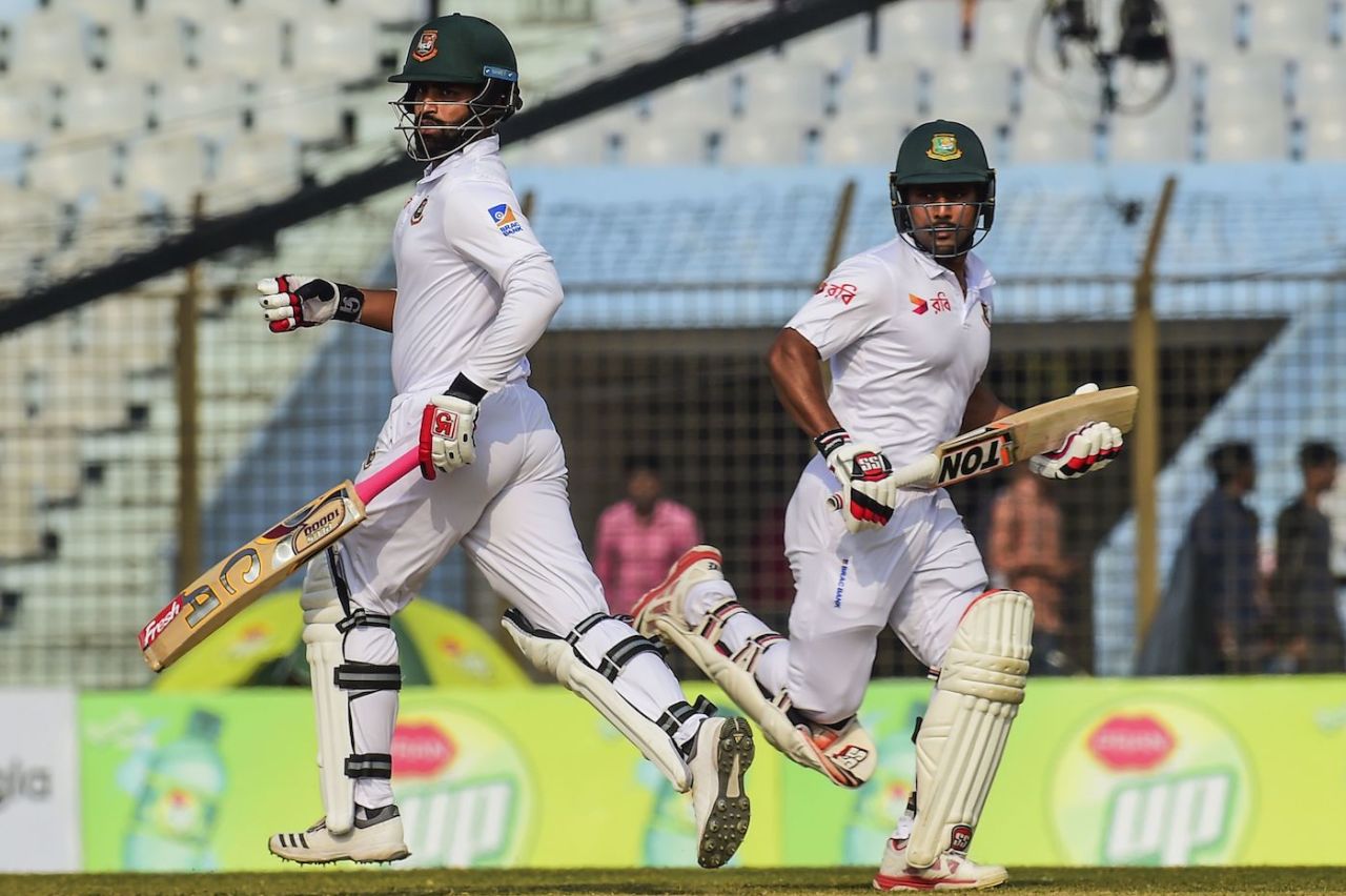 Tamim Iqbal and Imrul Kayes take off for a run, Bangladesh v Sri Lanka, 1st Test, Chittagong, 4th day, February 3, 2018