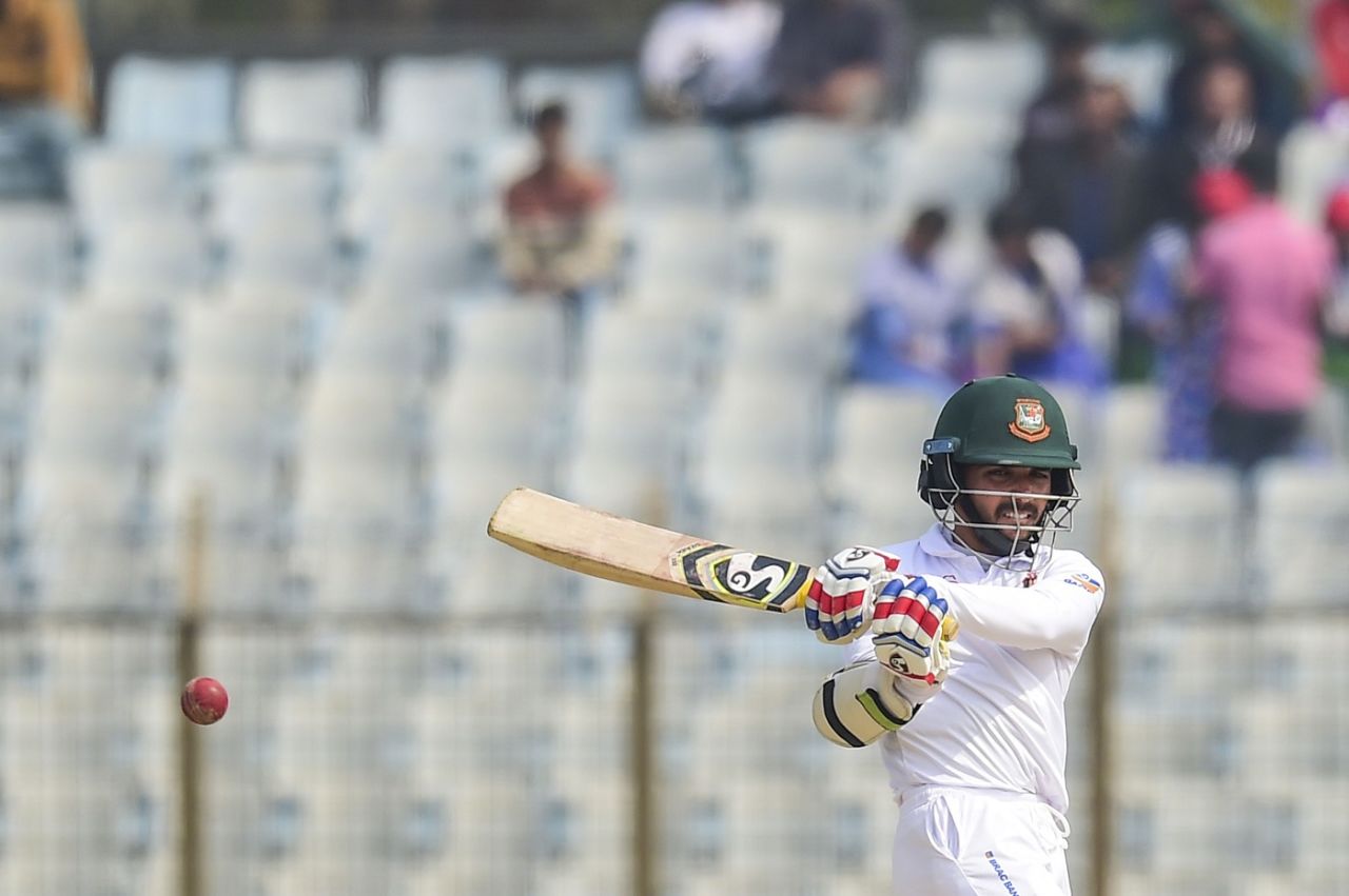 Mominul Haque pulls the ball away, Bangladesh v Sri Lanka, 1st Test, Chittagong, 5th day, February 4, 2018