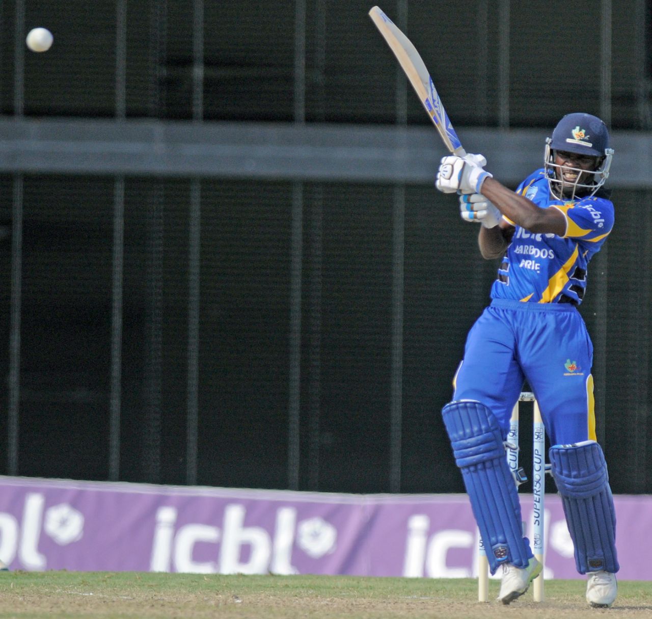 Jonathan Carter pulls one en route to his 28, Barbados v Windward Islands, Regional Super50, Barbados, February 3, 2018
