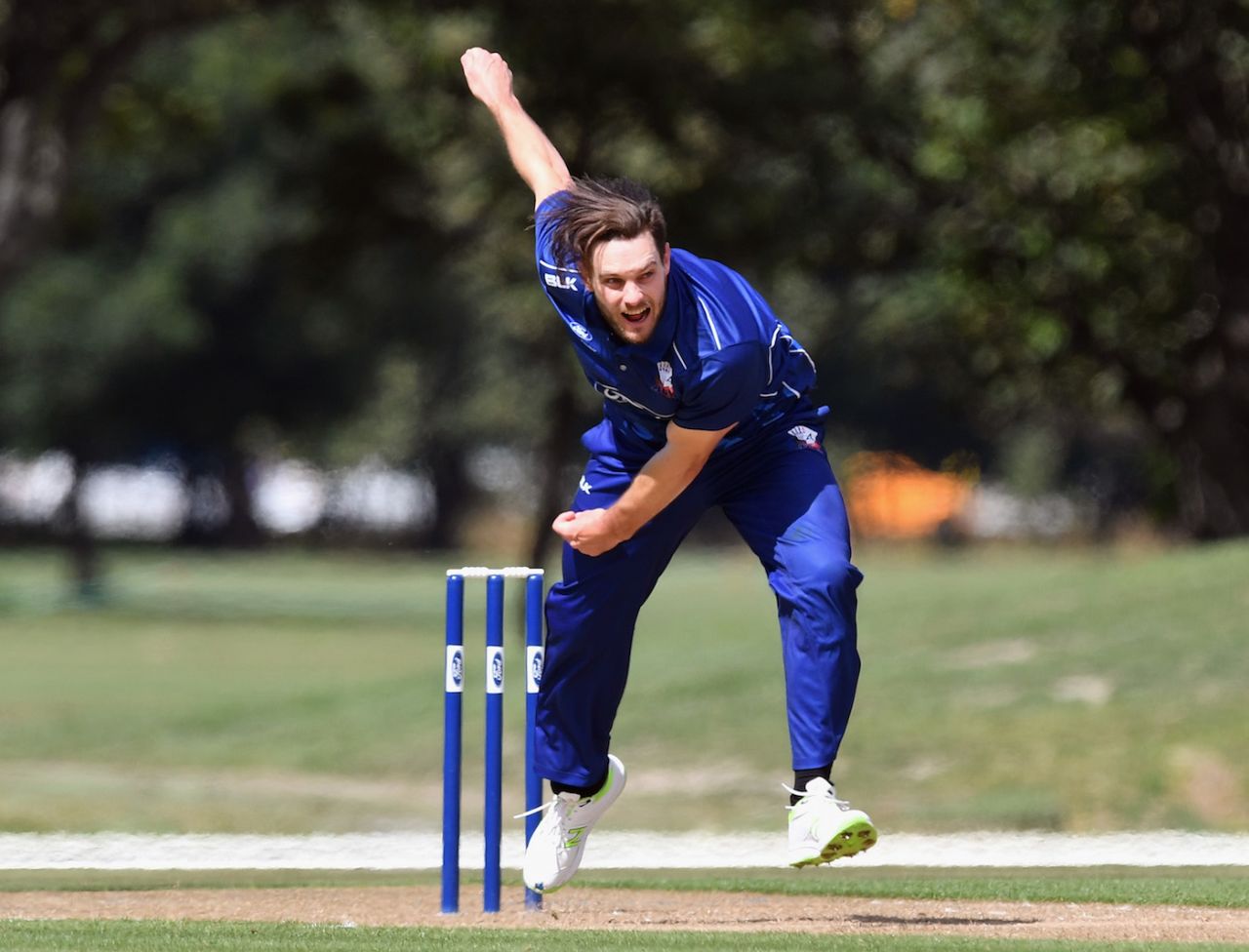 Mitchell McClenaghan sends down a delivery, Canterbury v Auckland, Ford Trophy, Christchurch, February 7, 2018