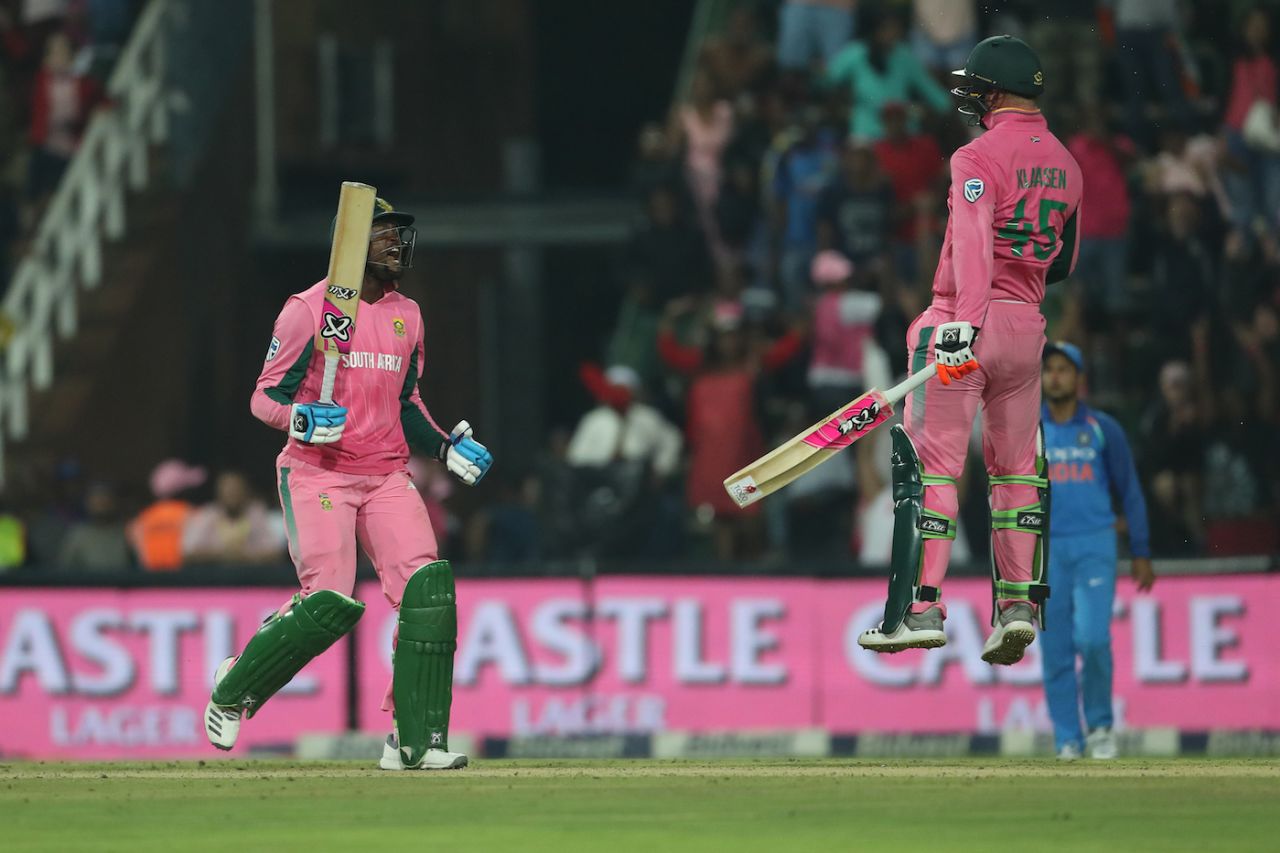 Andile Phehlukwayo and Heinrich Klaasen let their emotions out after the winning six, South Africa v India, 4th ODI, Johannesburg, February 10, 2018