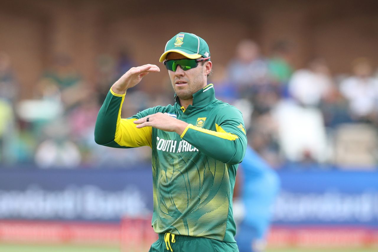 AB de Villiers gestures during play, South Africa v India, 5th ODI, Port Elizabeth, February 13, 2018