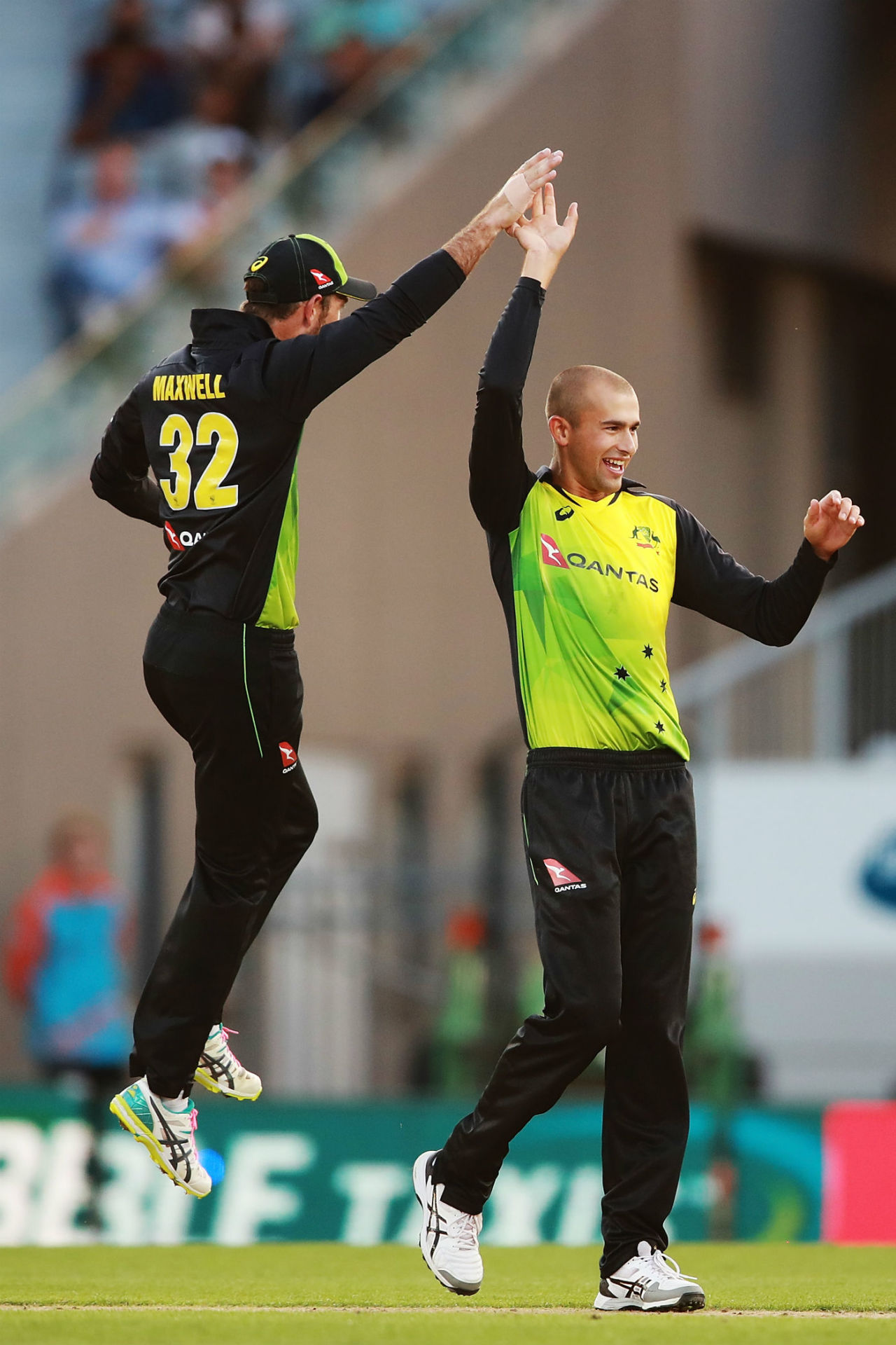 Ashton Agar claimed three wickets to rock New Zealand's middle order, New Zealand v Australia, T20 Tri-Series final, Auckland, February 21, 2018